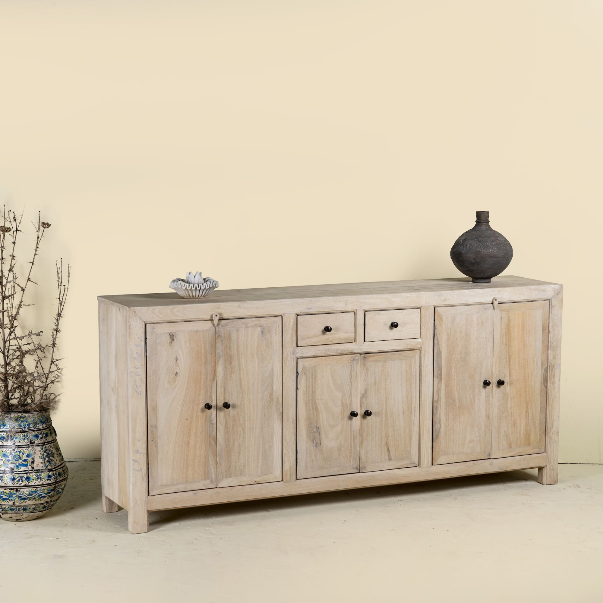 Dressoir Abhinav