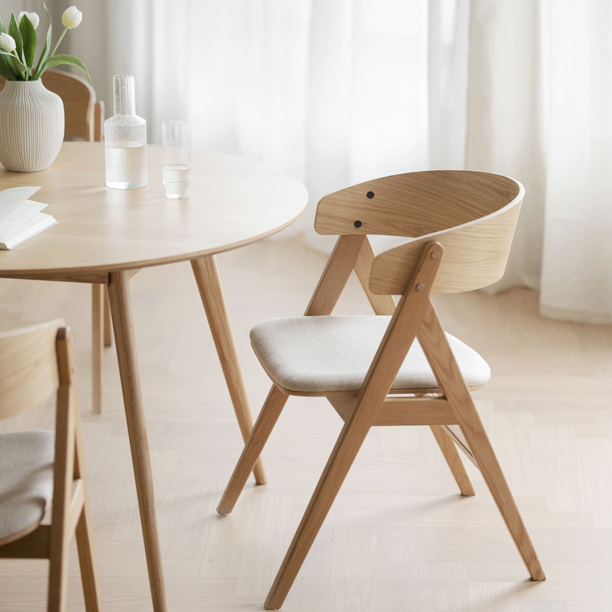 Eetkamerstoel Waterton houten beige