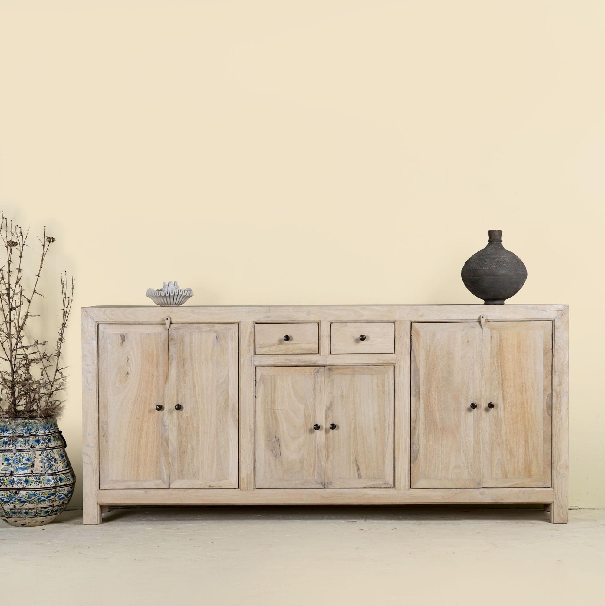 Dressoir Abhinav