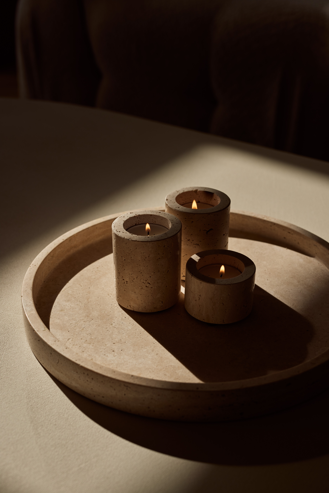 Travertine dienblad rond met rand