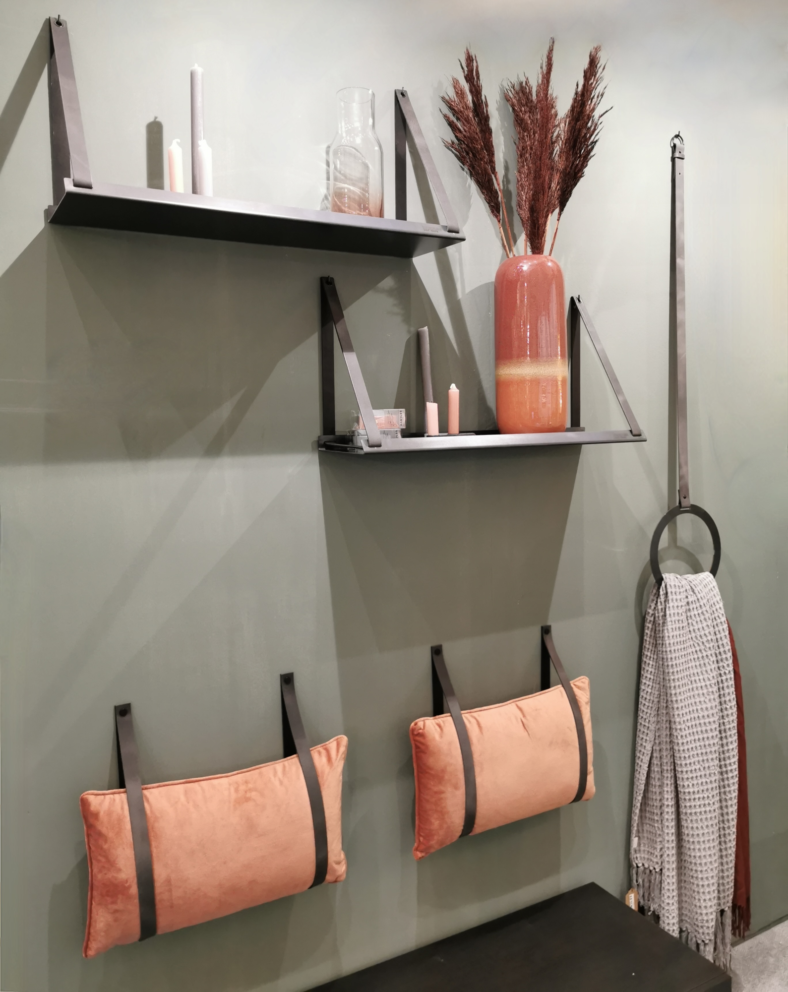 Stalen wandplank 98x20cm - incl. leren plankdragers
