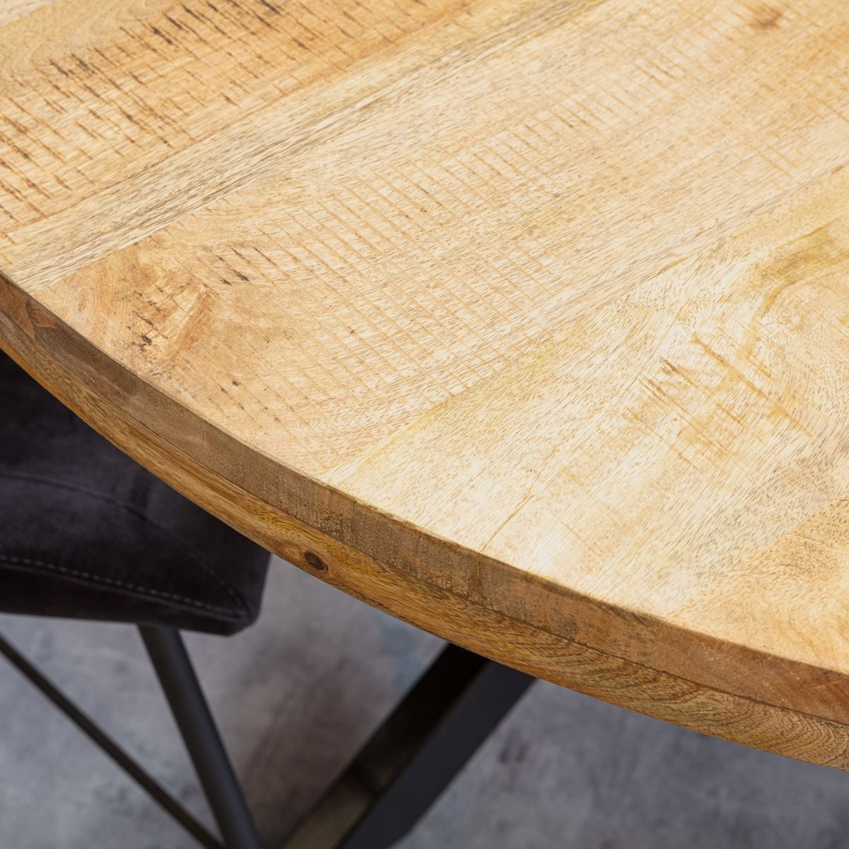 Ronde mangohouten eettafel Marcela met matrix onderstel - 4 formaten