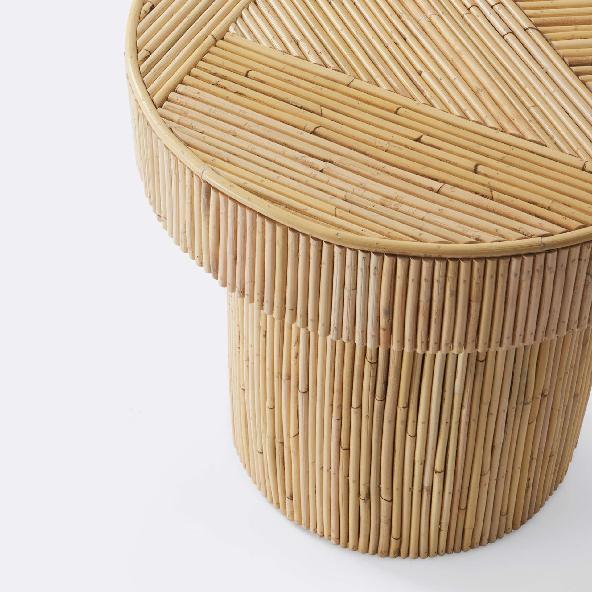 Bijzettafel van rotan