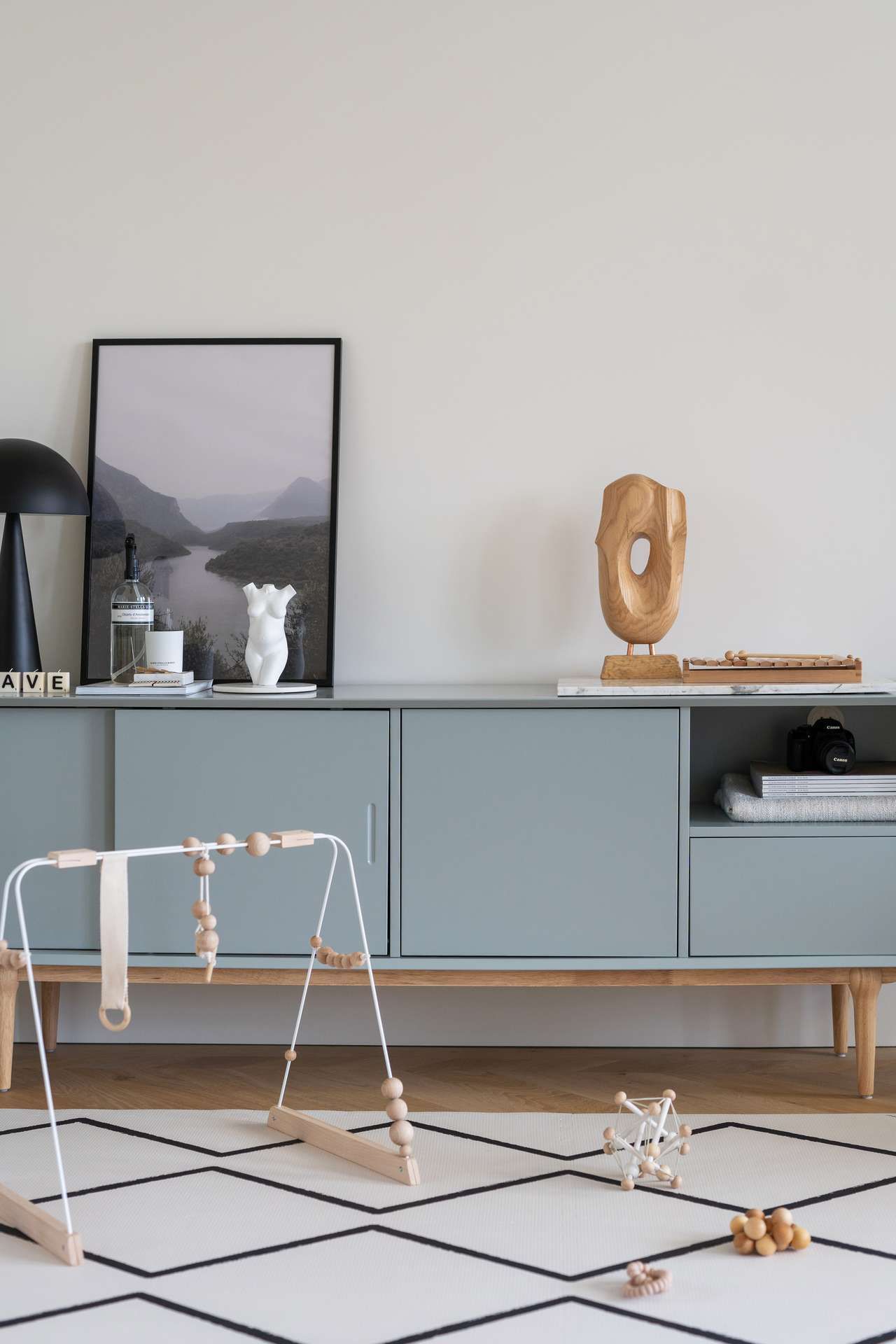 Binnenkijken-Heerenhuisch dressoir