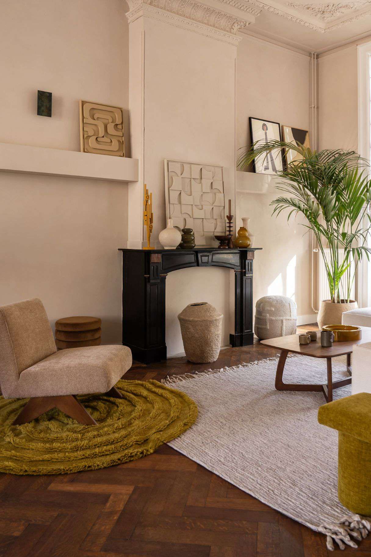 woonkamer met groene kleuraccenten
