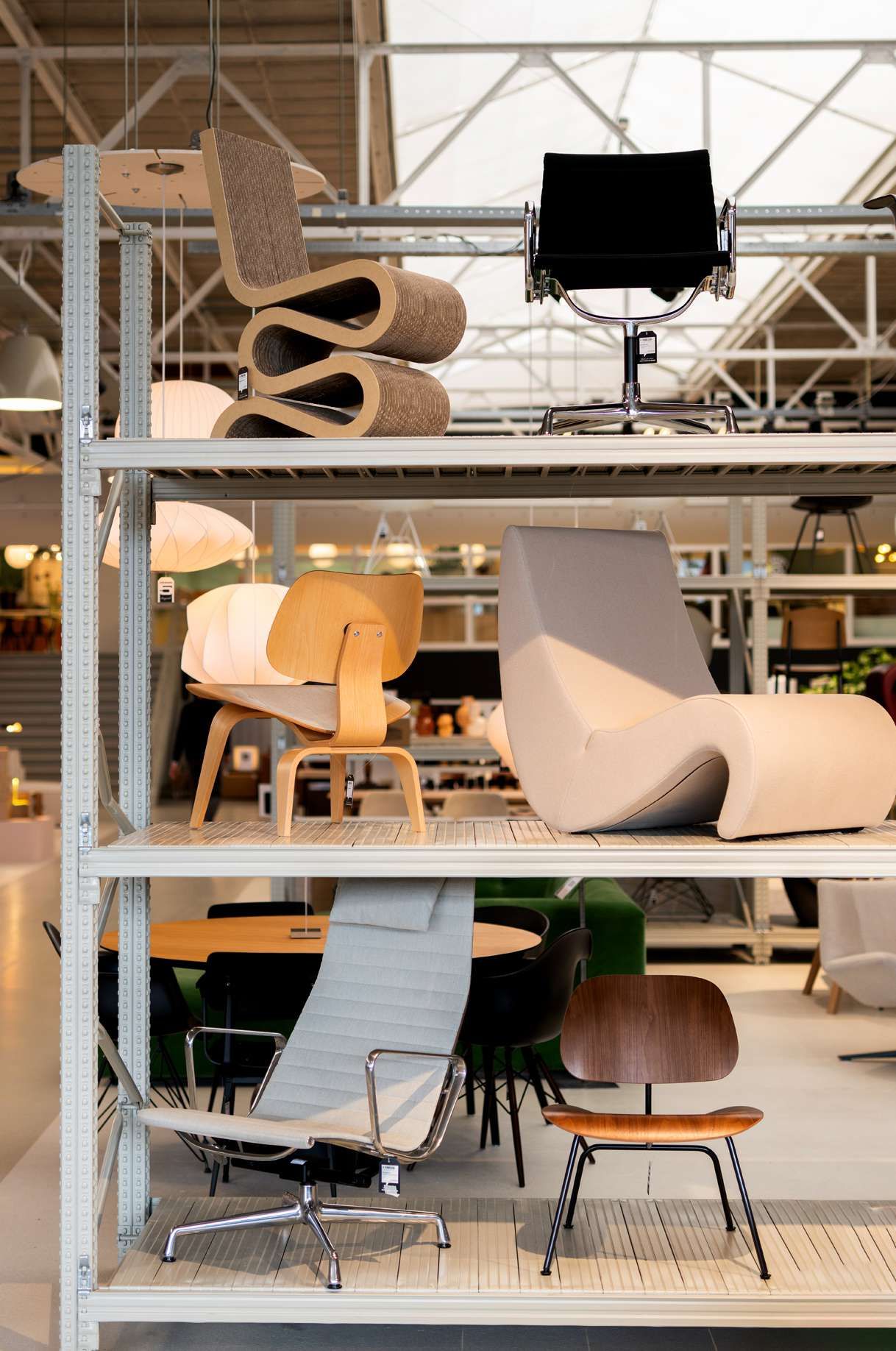 Designer stoelen en fauteuils in stelling