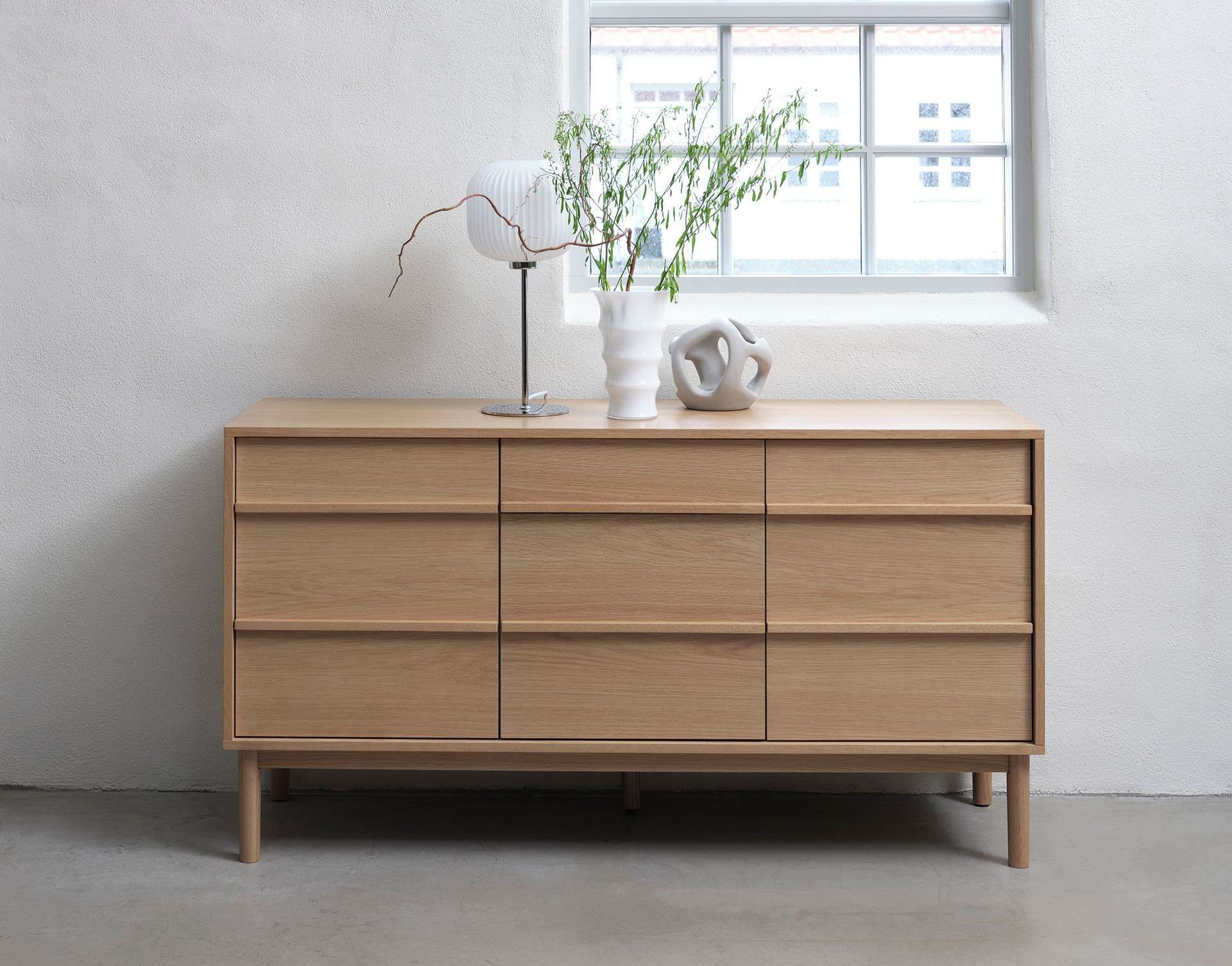 Lichteiken dressoir met lades