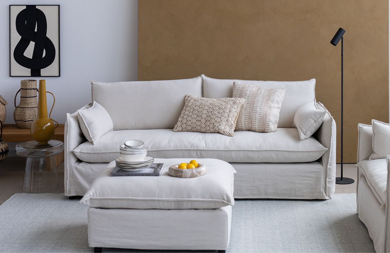 2-zits bank licht beige met hocker