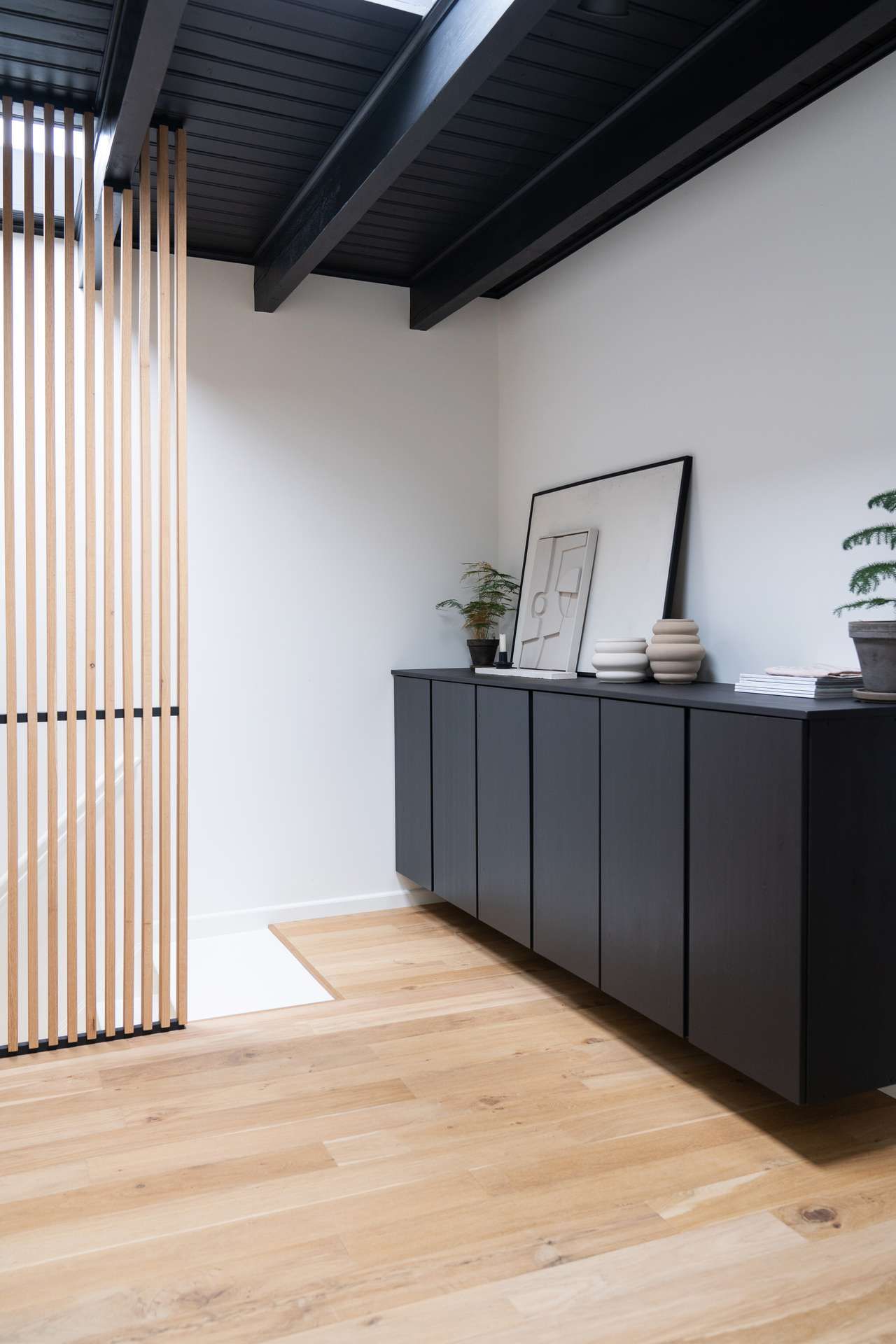 Binnenkijken-Heerenhuisch dressoir