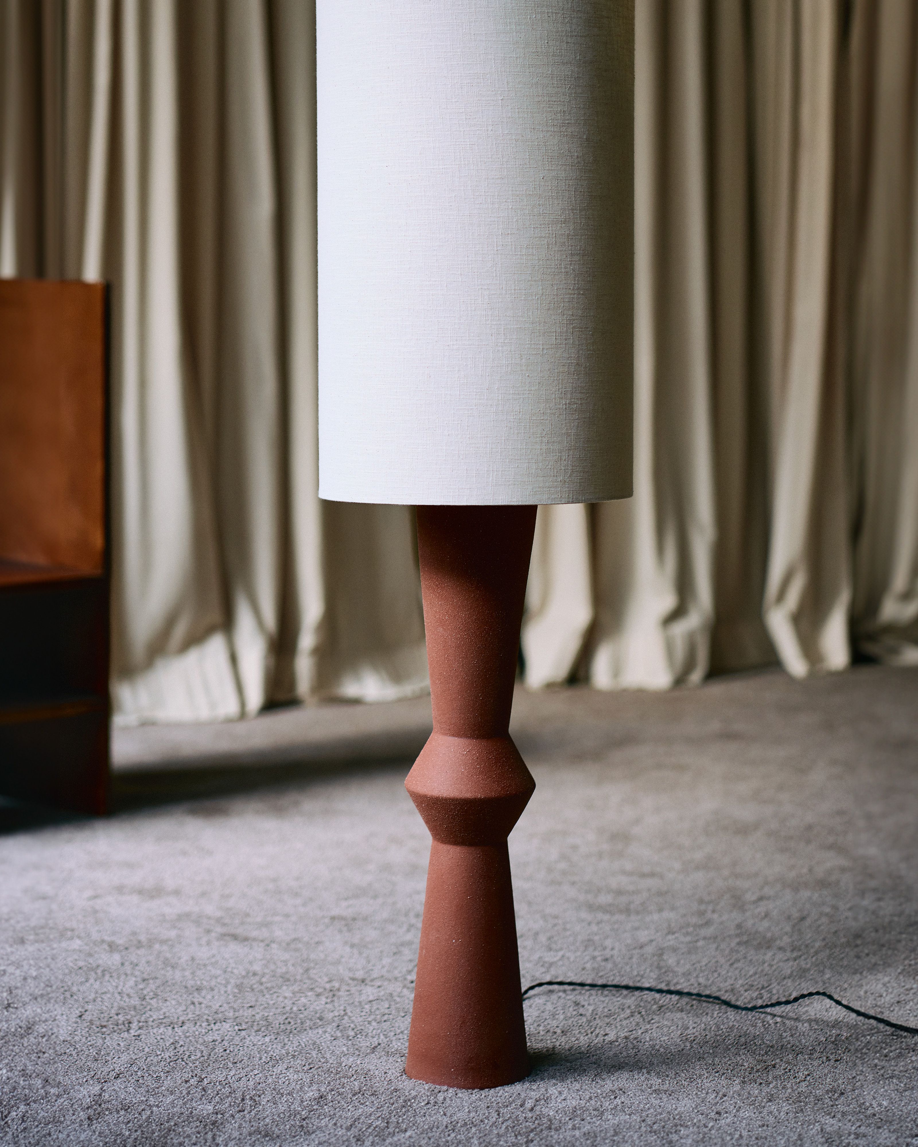 Vloerlamp terracotta met witte kap