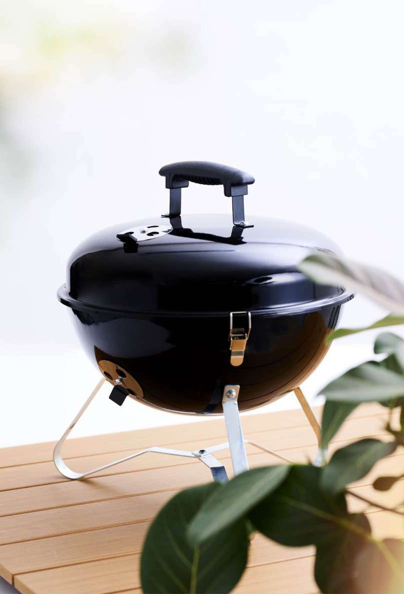 Tafel houtskool barbecue rond