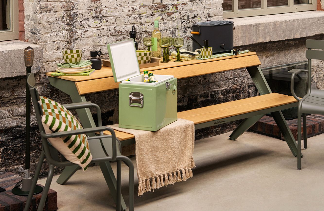 Picknick tafel met buitenaccessoires groen