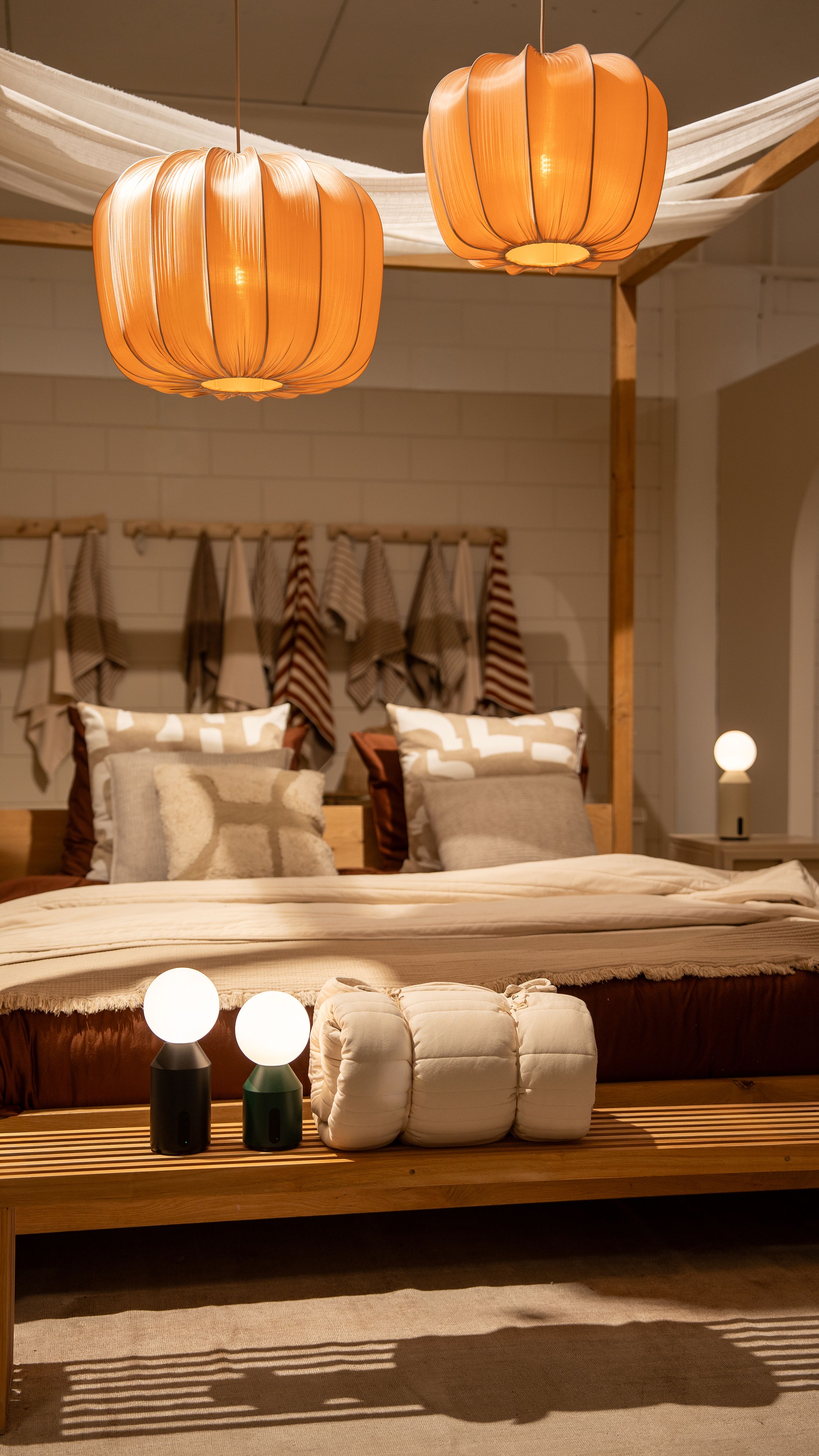 Studio Unhyde tafellampen in slaapkamer setting