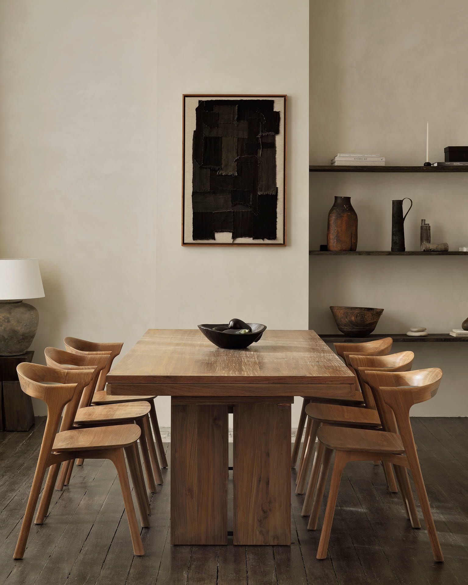 eettafel met stoelen