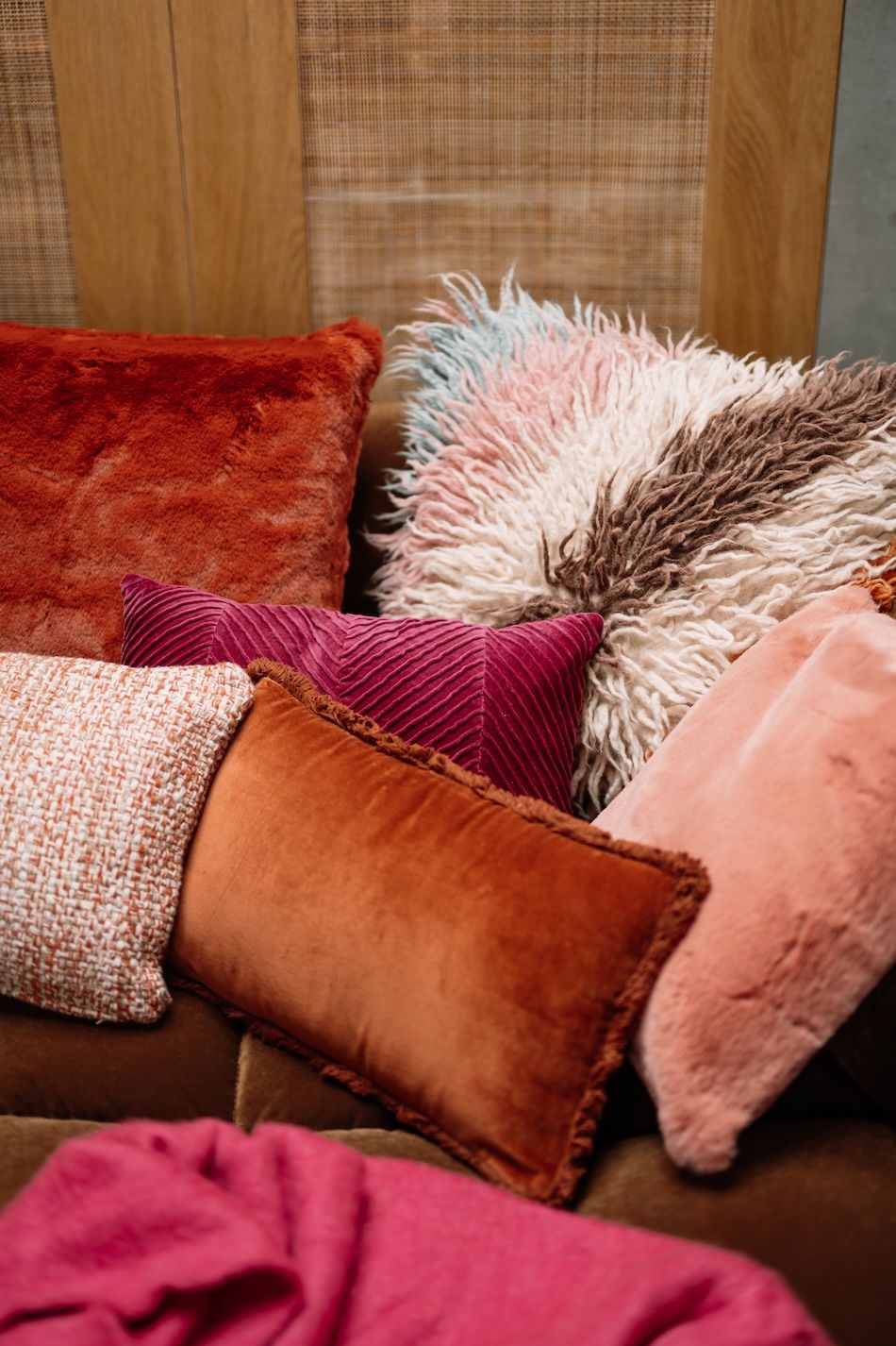 verschillende kleurrijke kussens