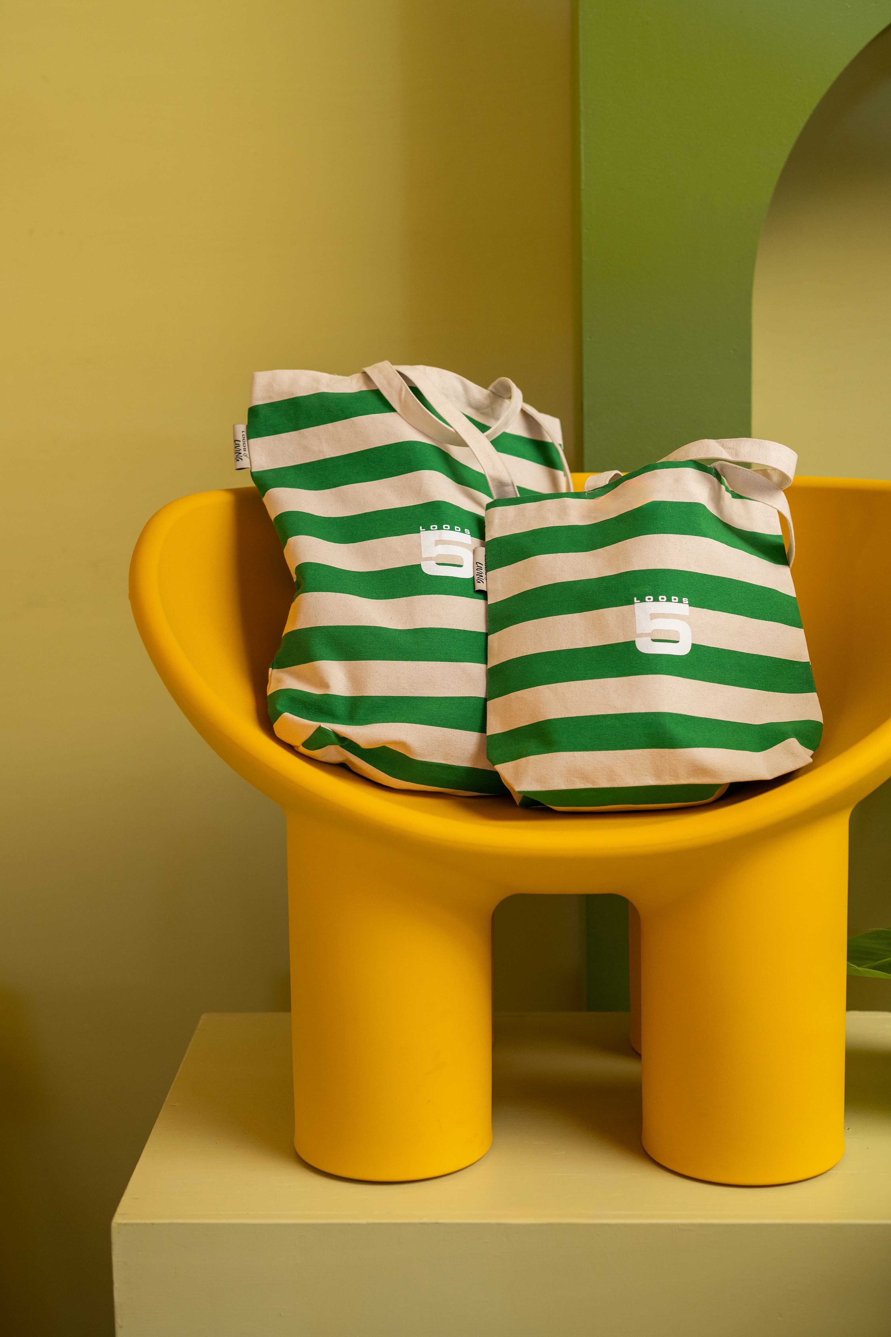 Gele en groene Tuineubels