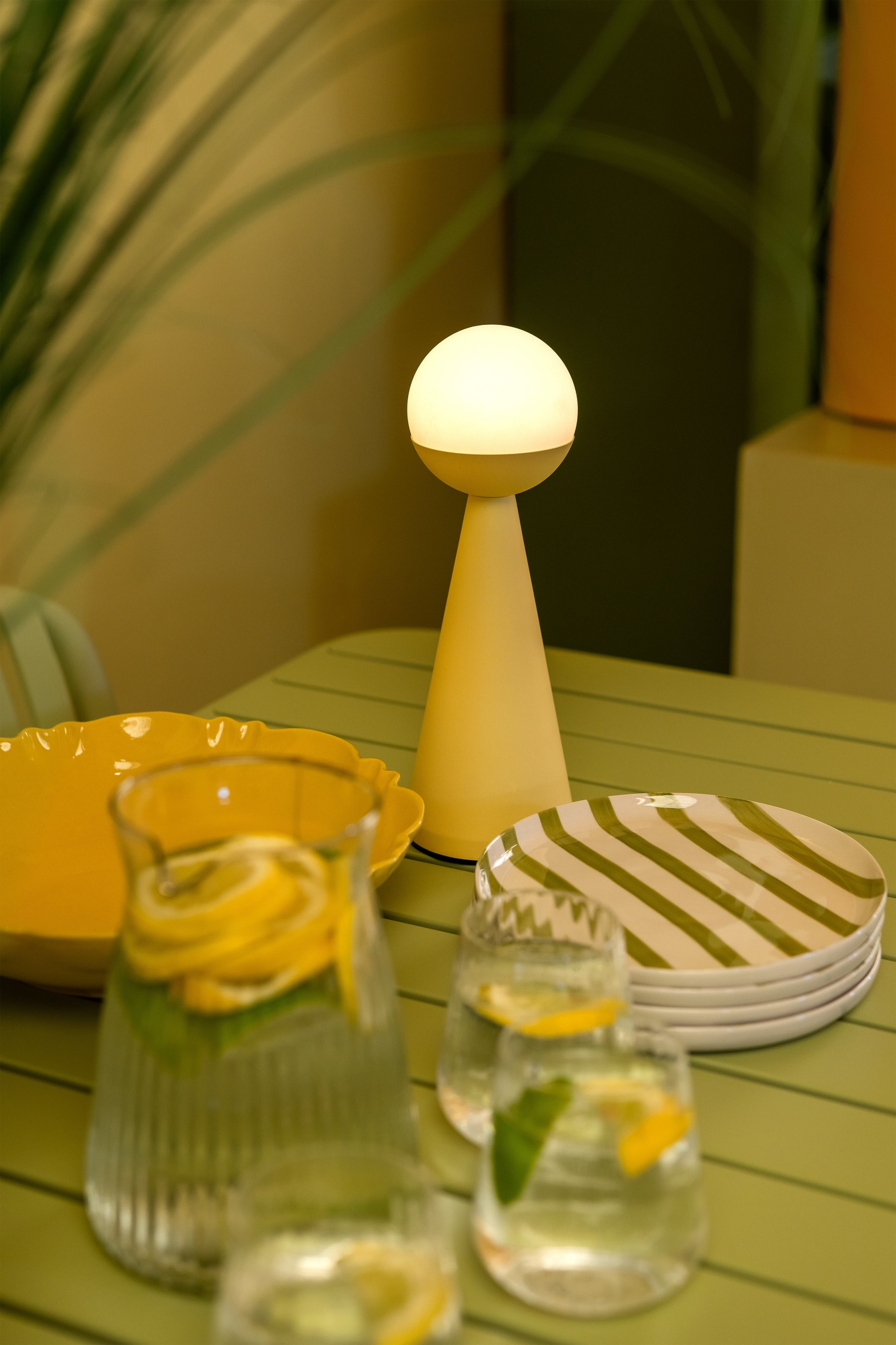 Gele en groene Tuineubels