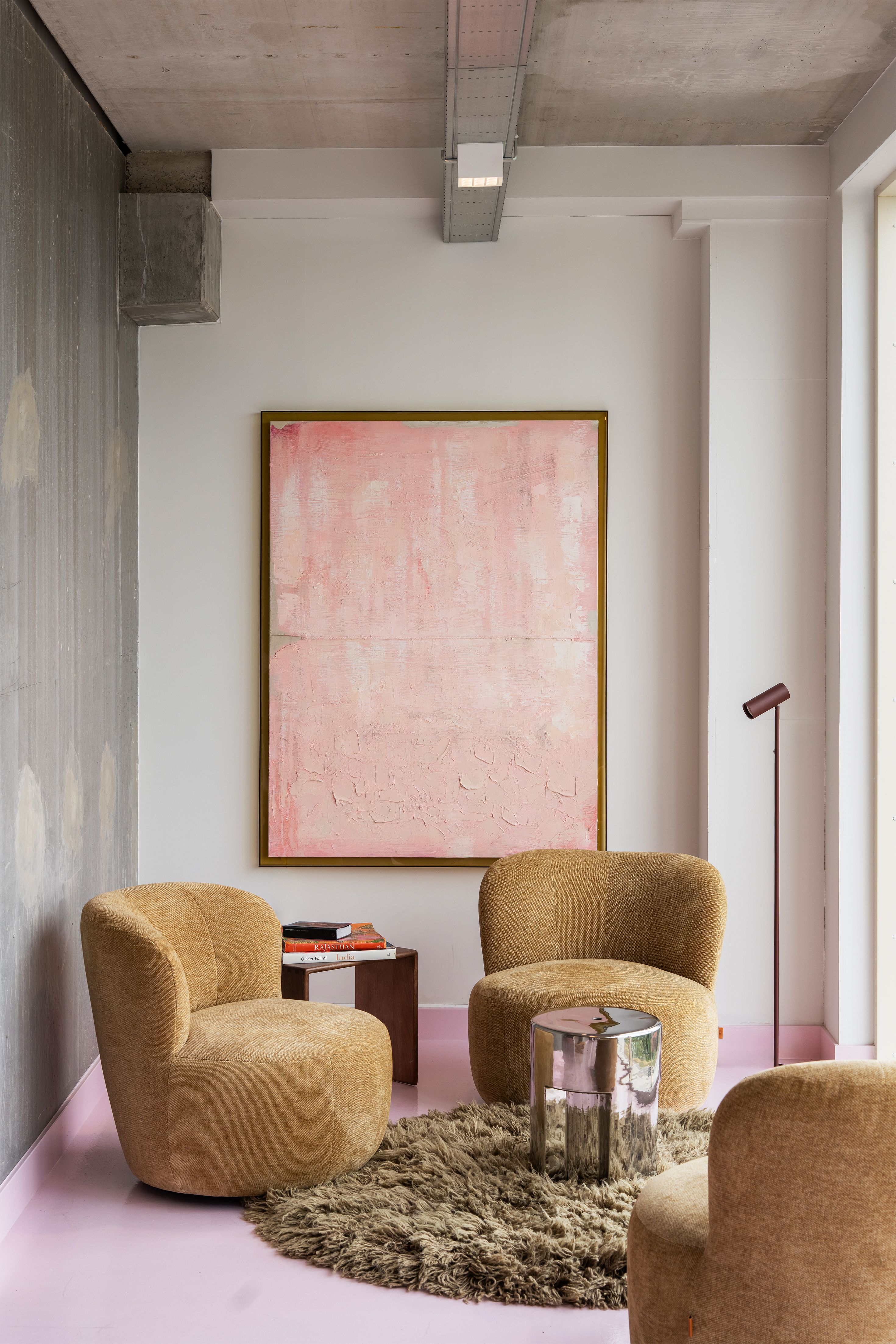 ruimte met drie fauteuils
