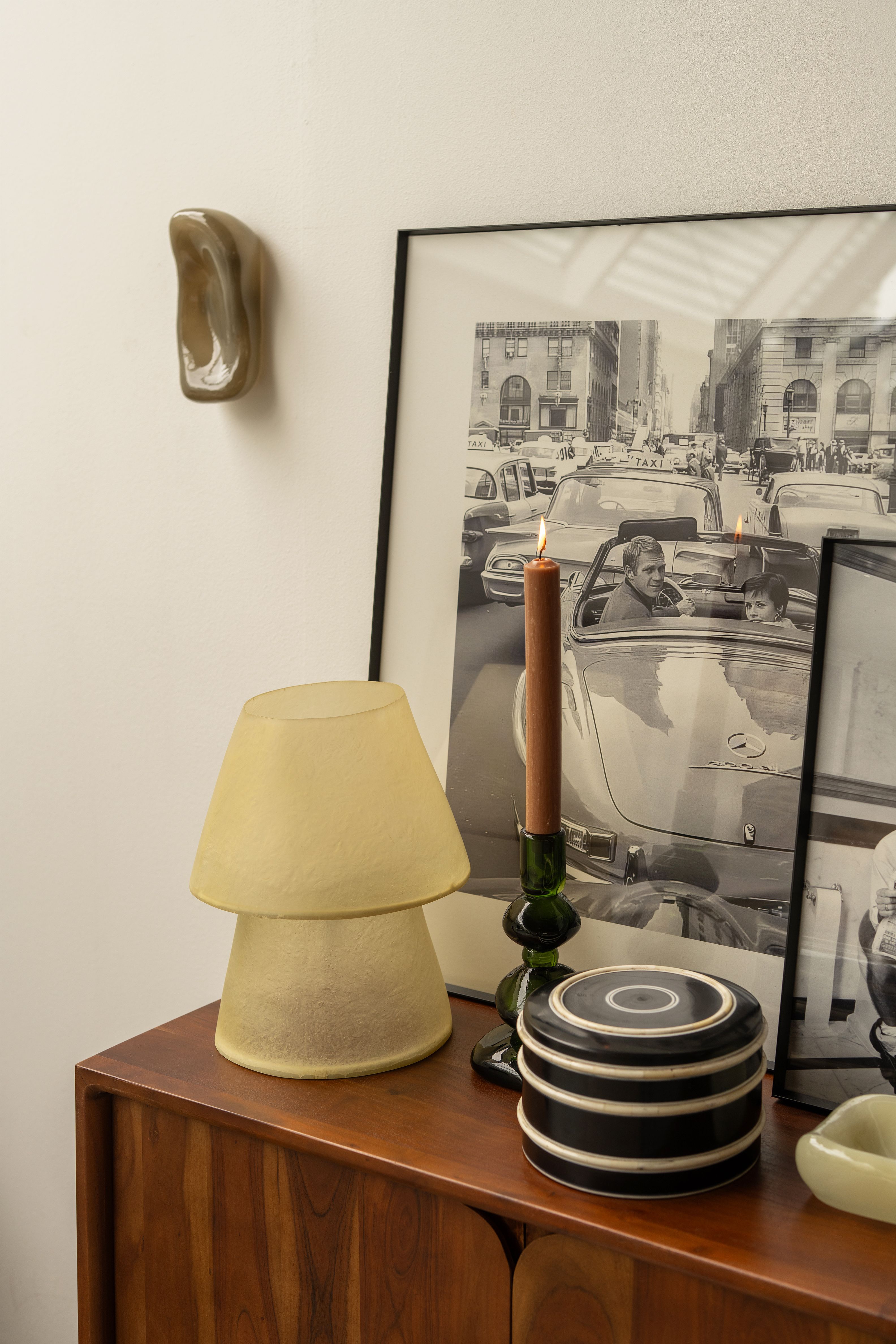 Dressoir met woonaccessoires