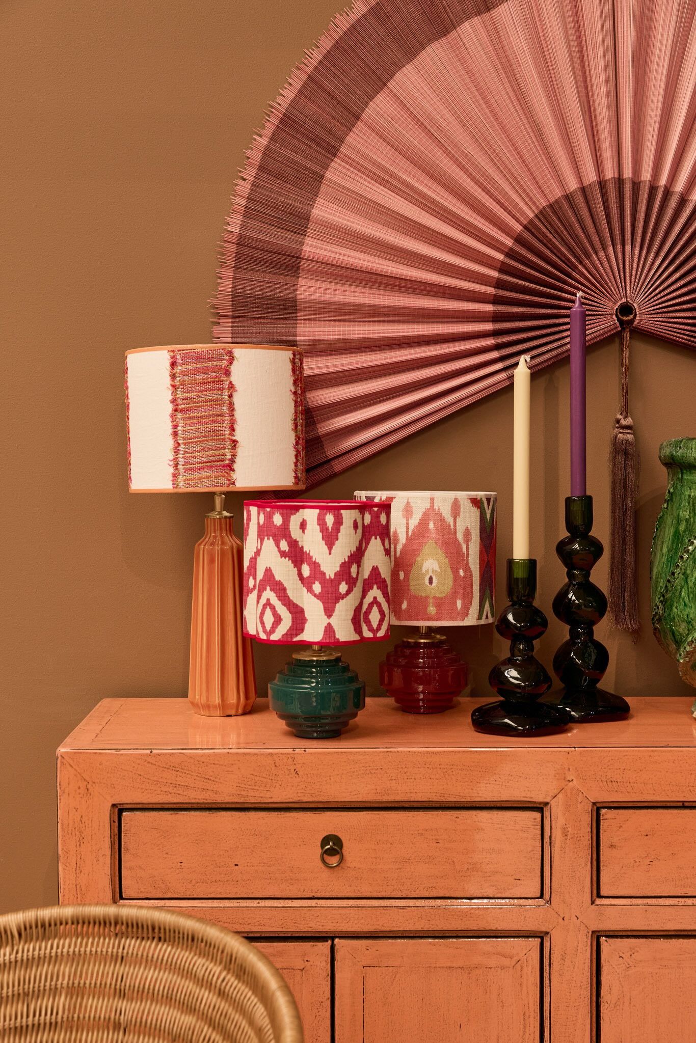 kleurrijke kast met accessories
