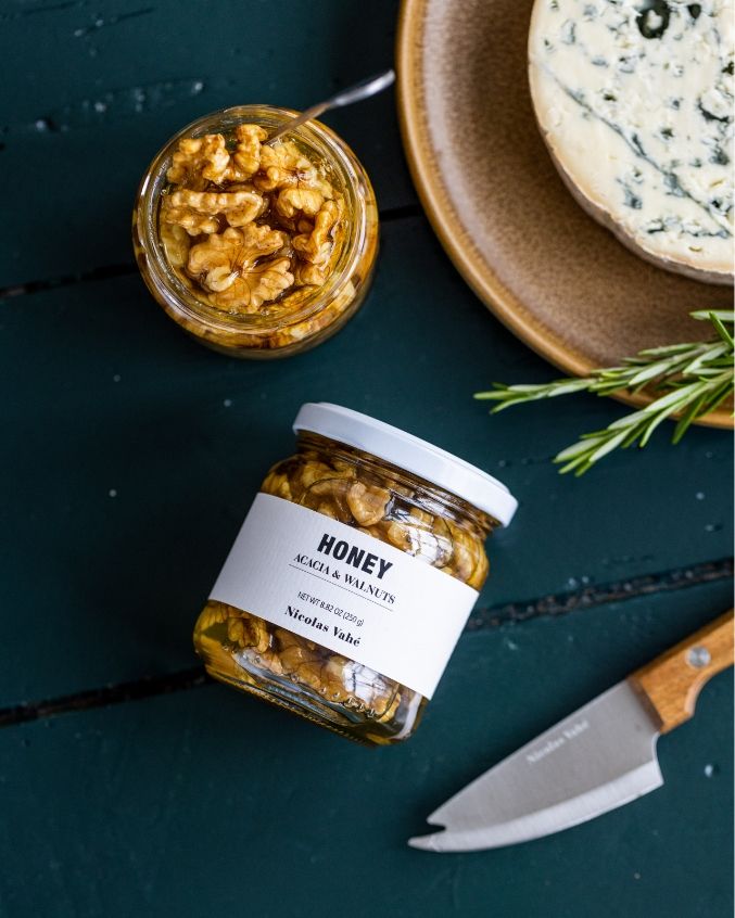 Nicolas Vahé honing Acacia en walnoot