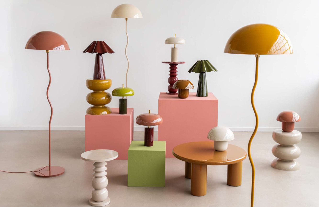 Verschillende highgloss lampen in diverse kleuren