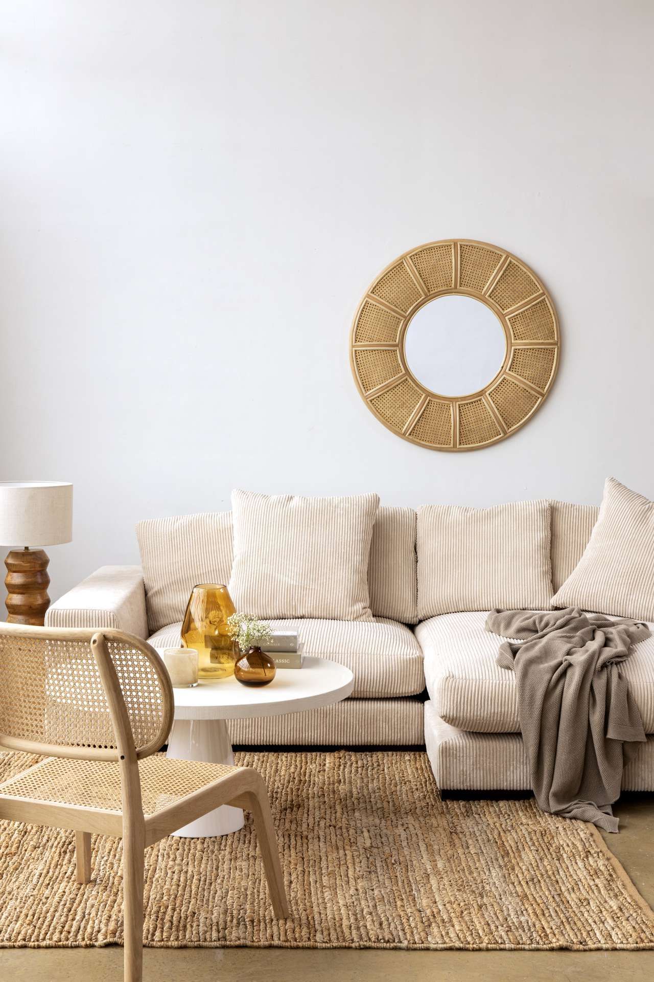 Woonkamer naturel met rotan