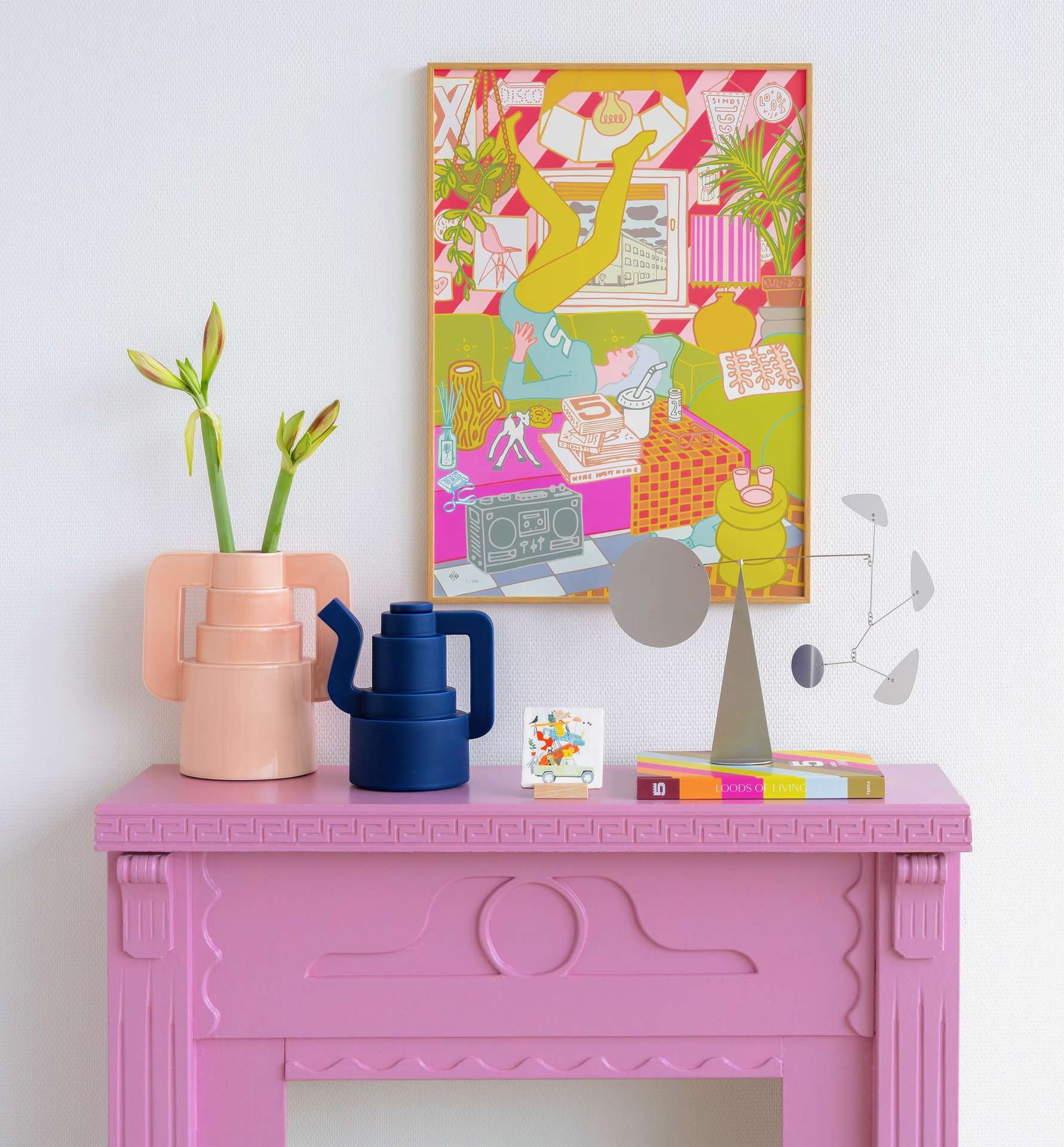 Roze schouw met daarop designcollabs met Loods 5
