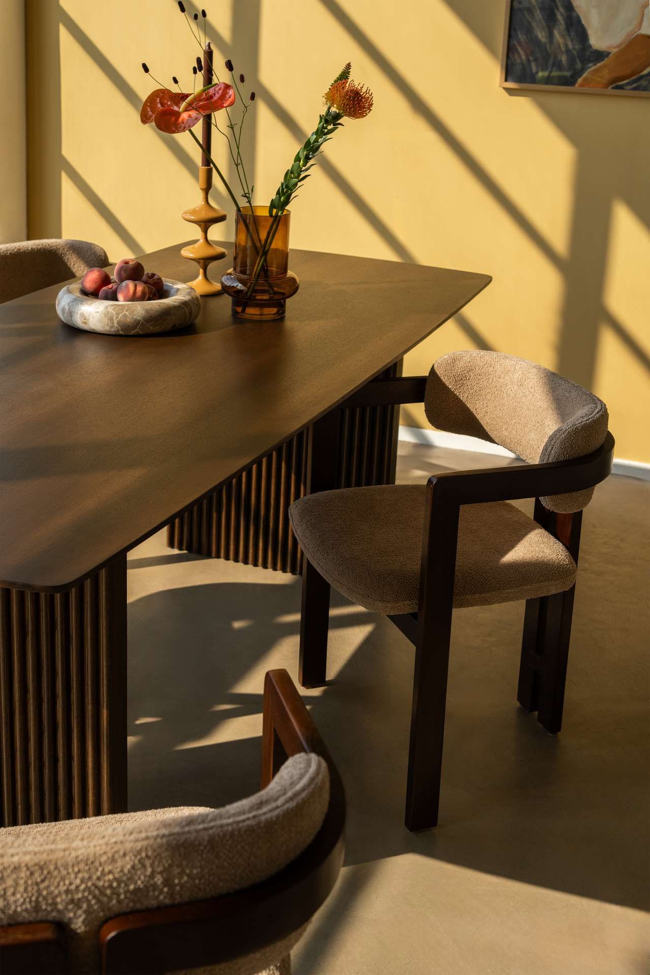 Donkerhouten eethoek met Philips eettafel en Grace eetkamerstoelen