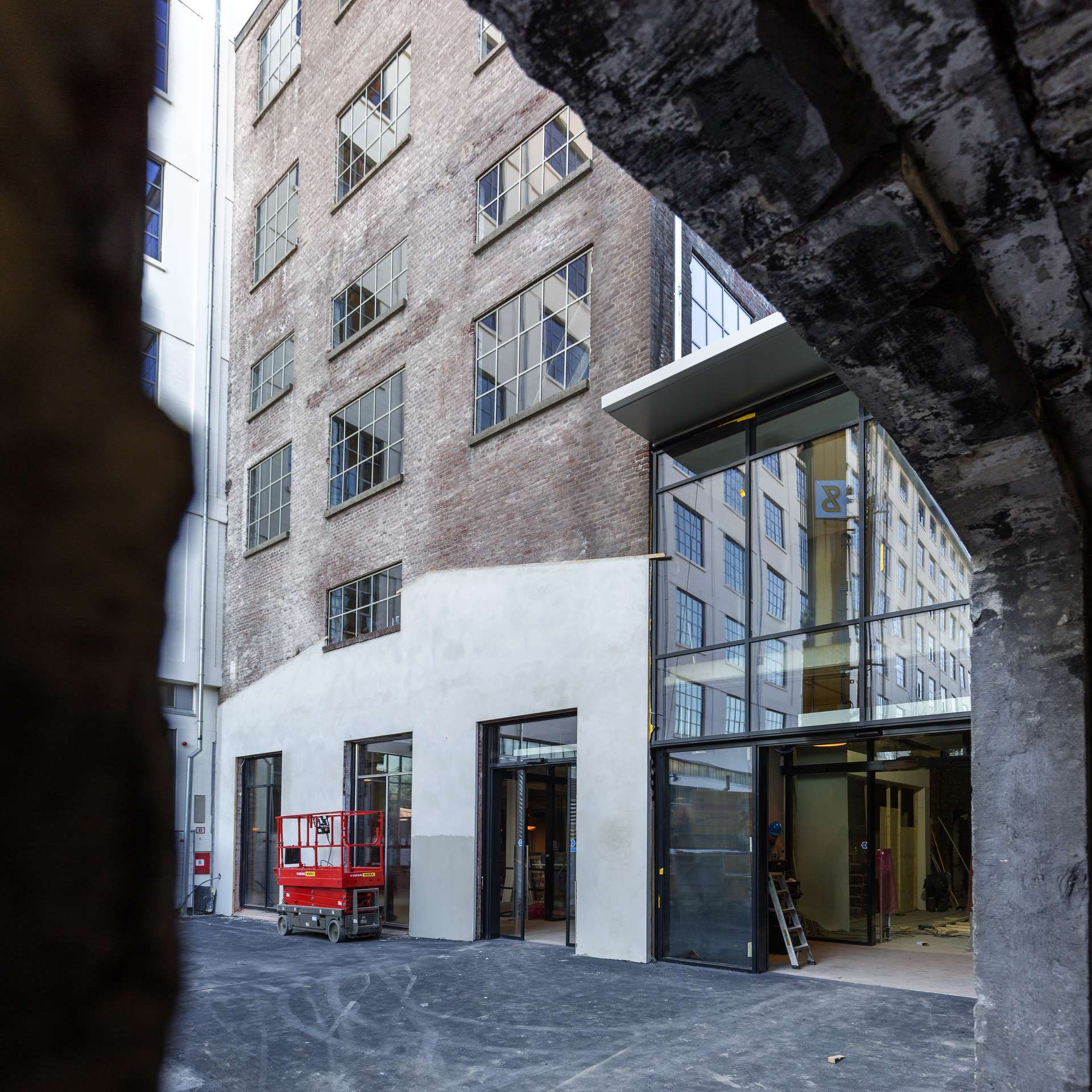 Een bijna af Loods 5 Maastricht van de buitenkant