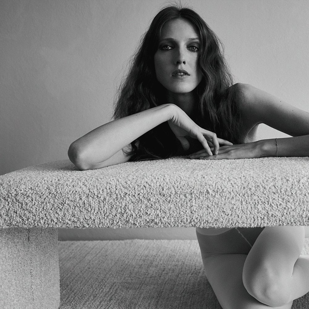 Gifje van zwart wit beelden in Vogue Living