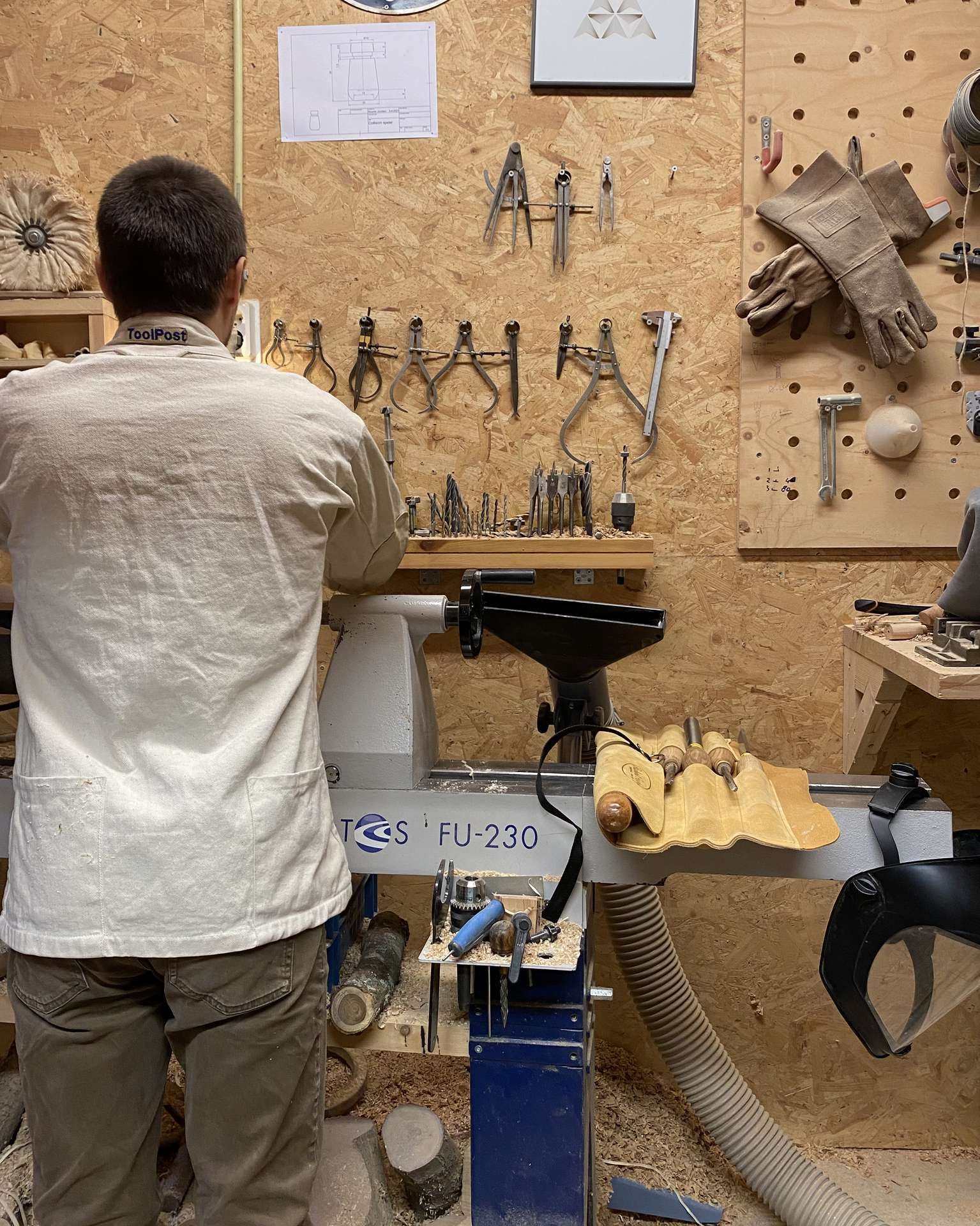 Ricardo in houtbewerk werkplaats