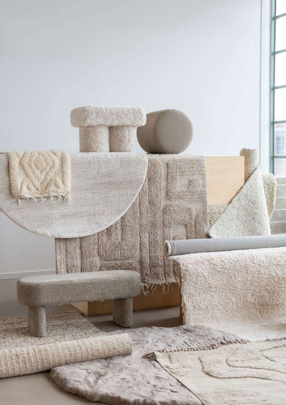 Meerder beige vloerkleden