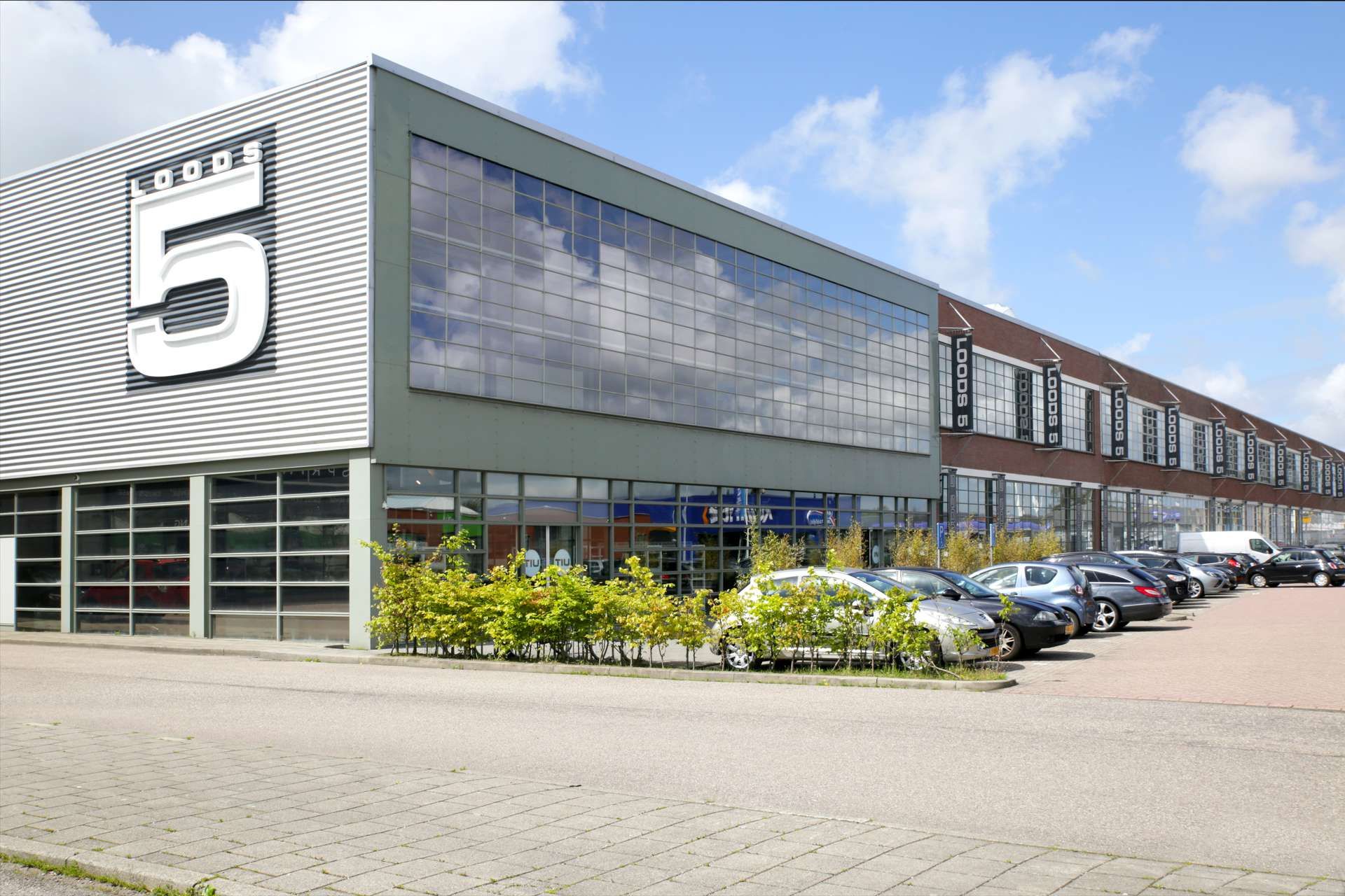 Buitenaanzicht Loods 5 winkel Zaandam