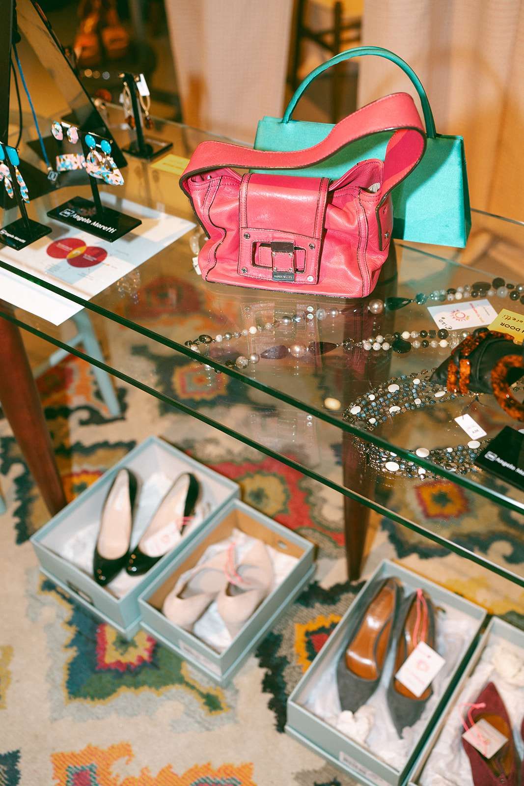 Tweedehands pumps en accessoires