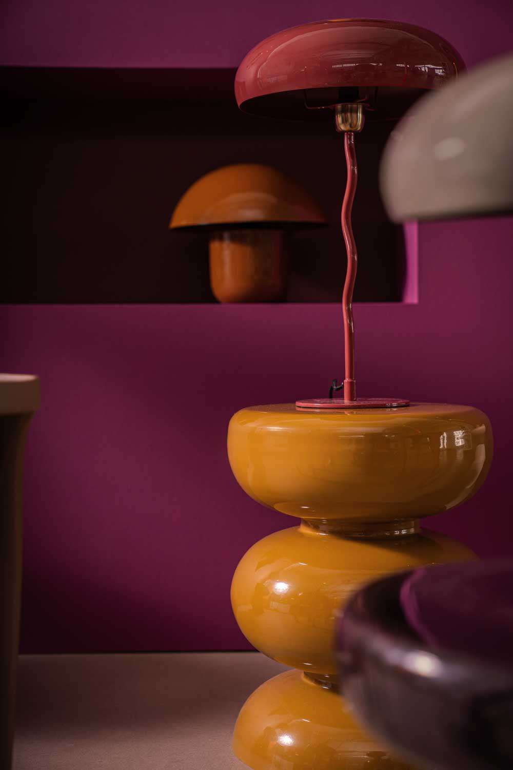 High gloss gele bijzettafel met lampje