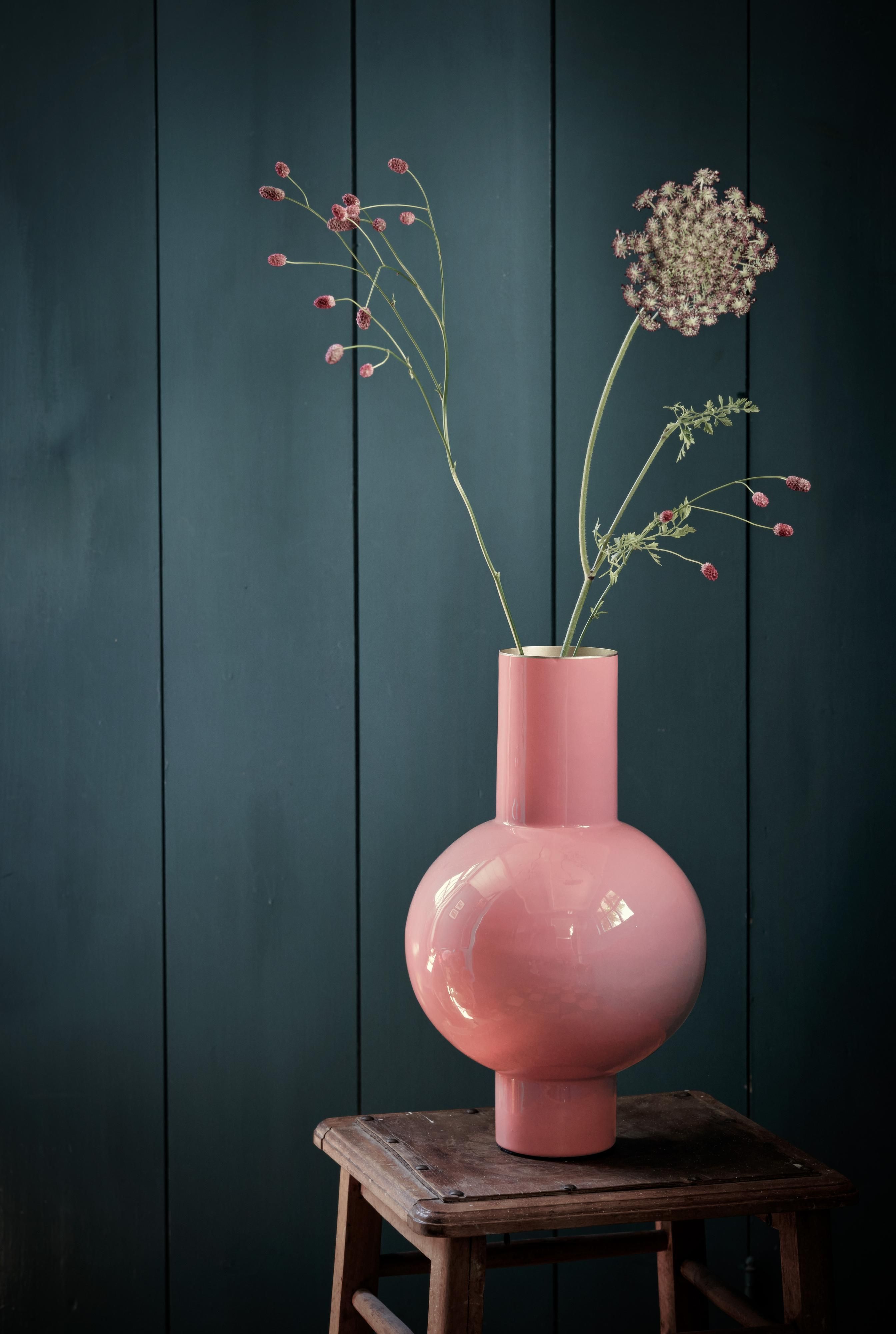 Pip Studio roze metale vaas met takken