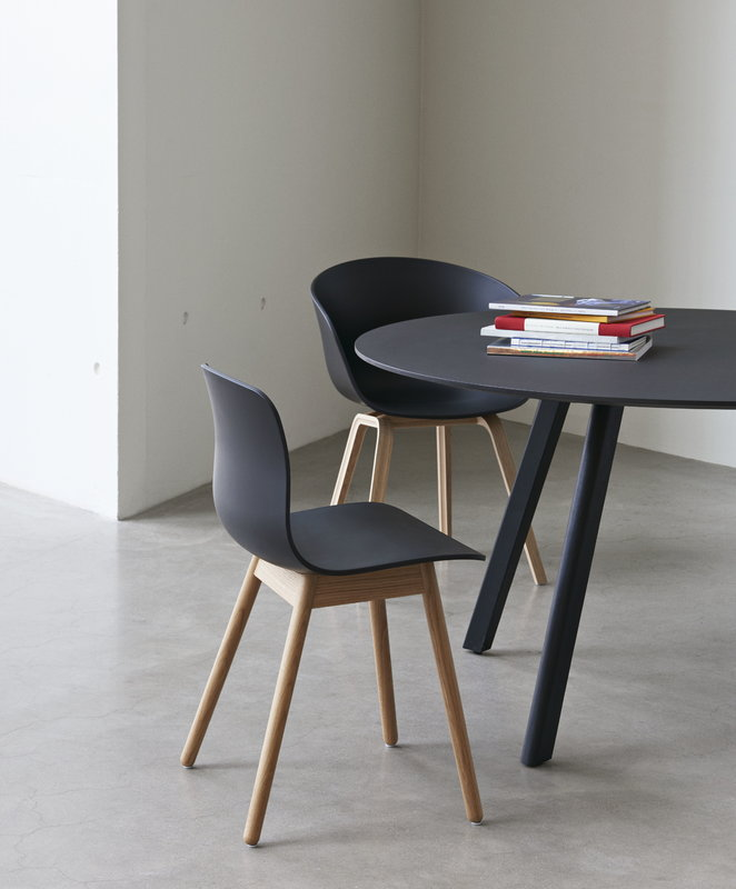HAY stoel AAC 12 - zwart gelakt frame