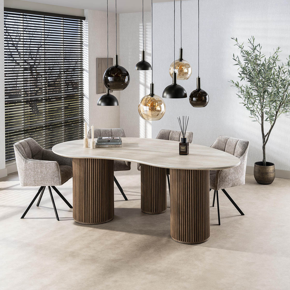 Eettafel Organisch Limestone