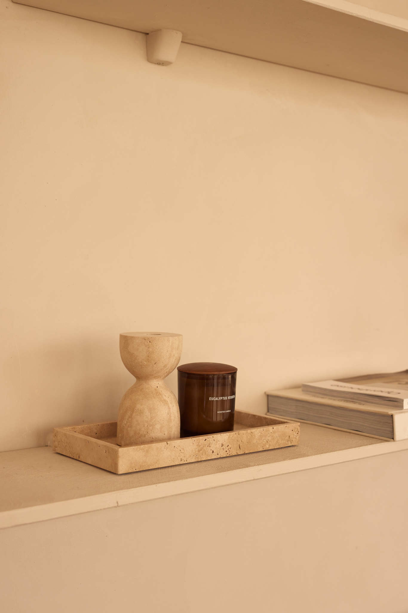 Travertine design kaarshouder