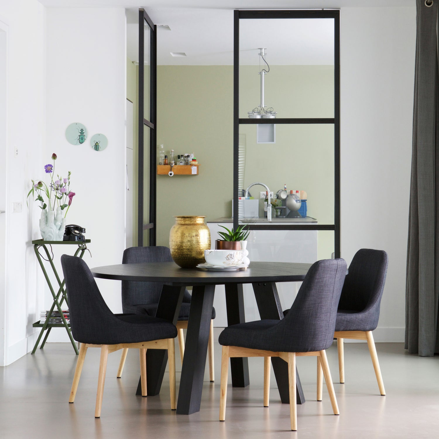 Rhonda xl eettafel o150 cm eiken blacknight [fsc]