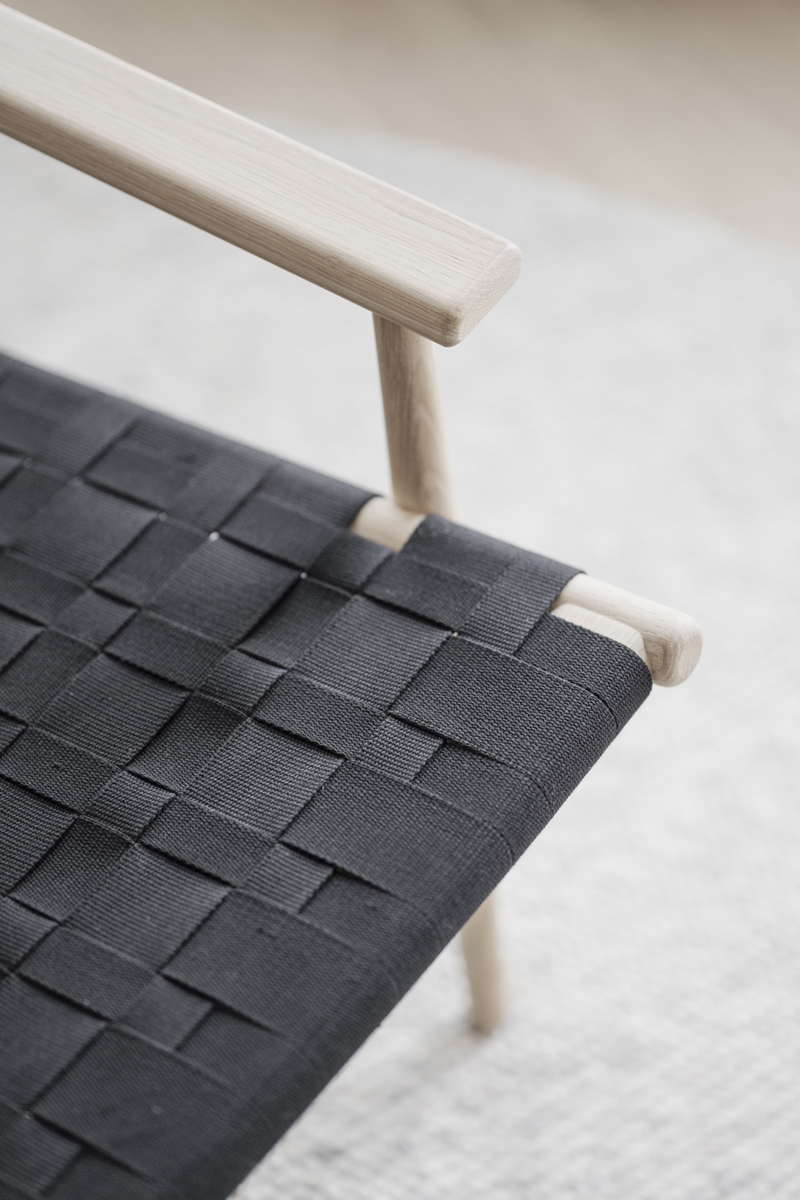 Fauteuil Canwood houten whitewash - zwarte zitting