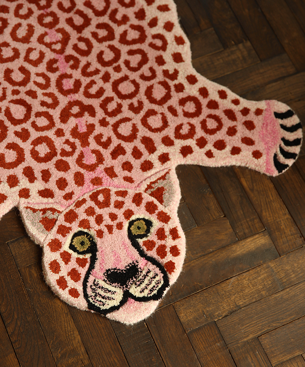 Doing Goods vloerkleed Loony luipaard pinky large