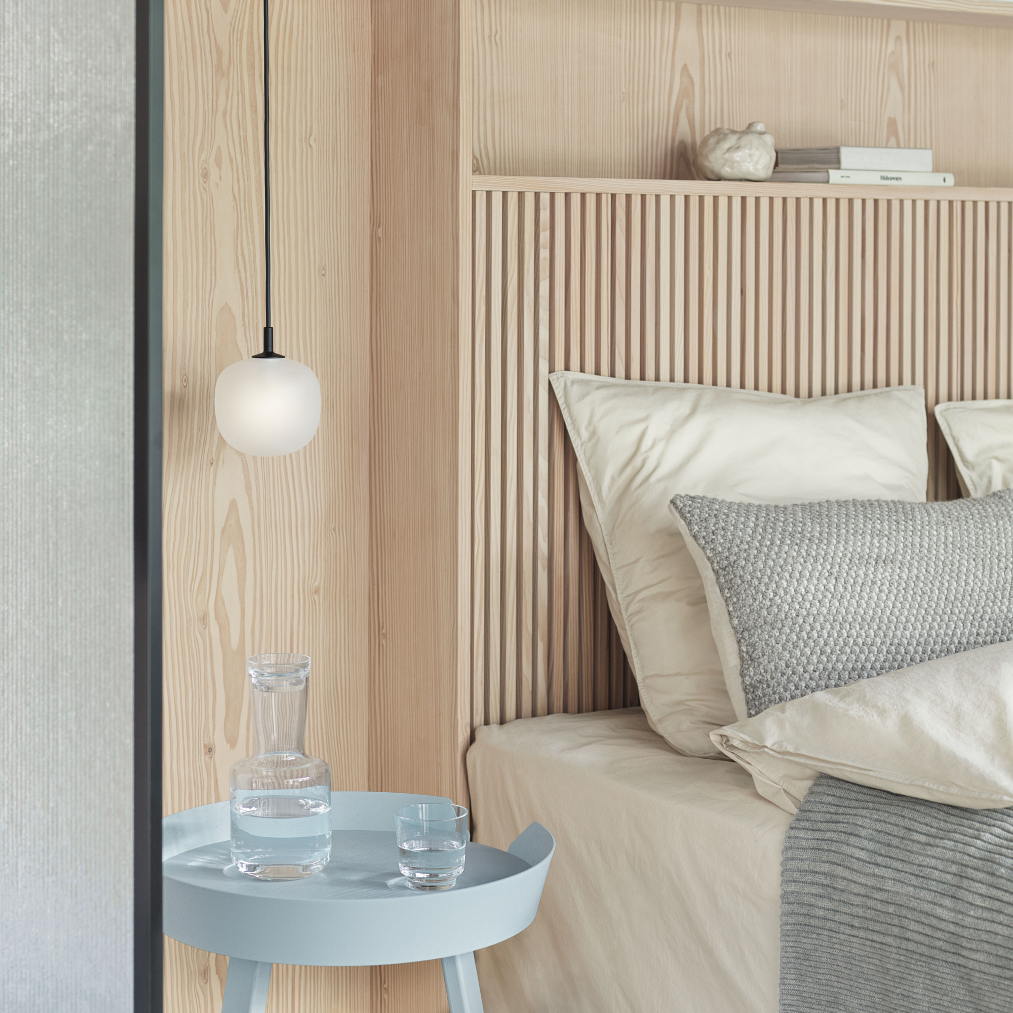 Muuto Salontafel Around small light blue