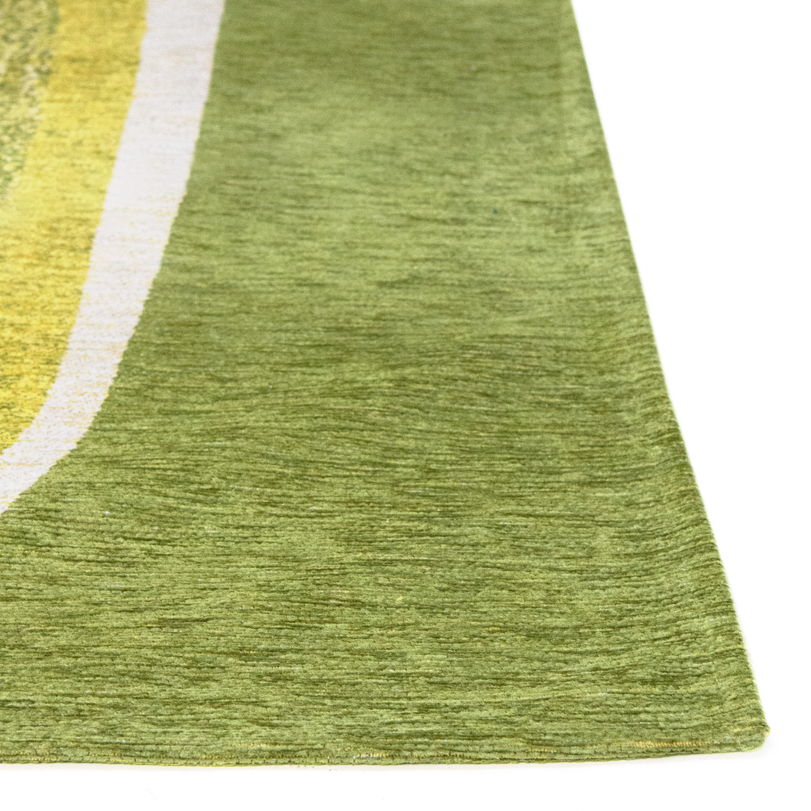 Rechthoekig groen tapijt met abstract patroon en geometrische vormen