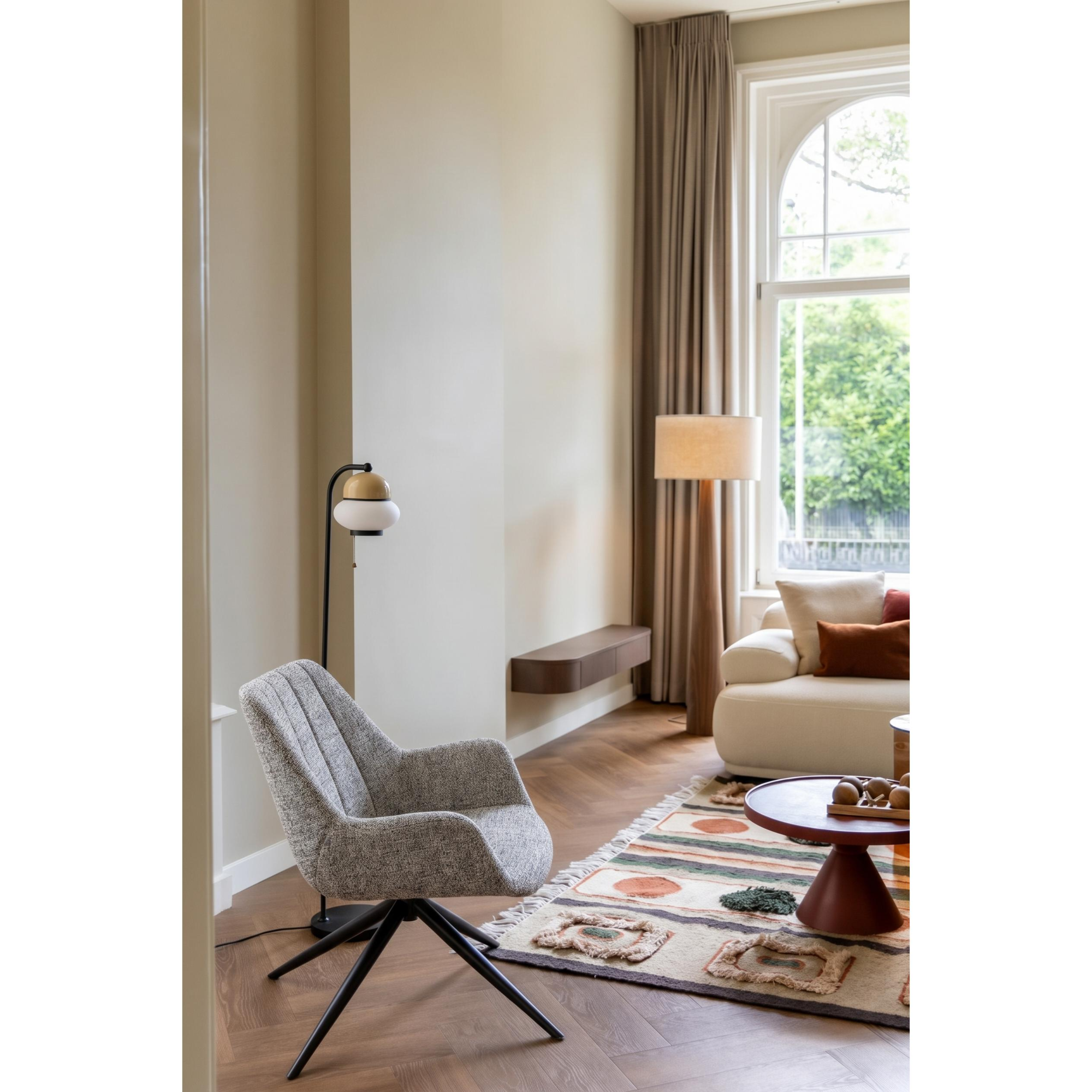 DOULTON LOUNGE CHAIR
