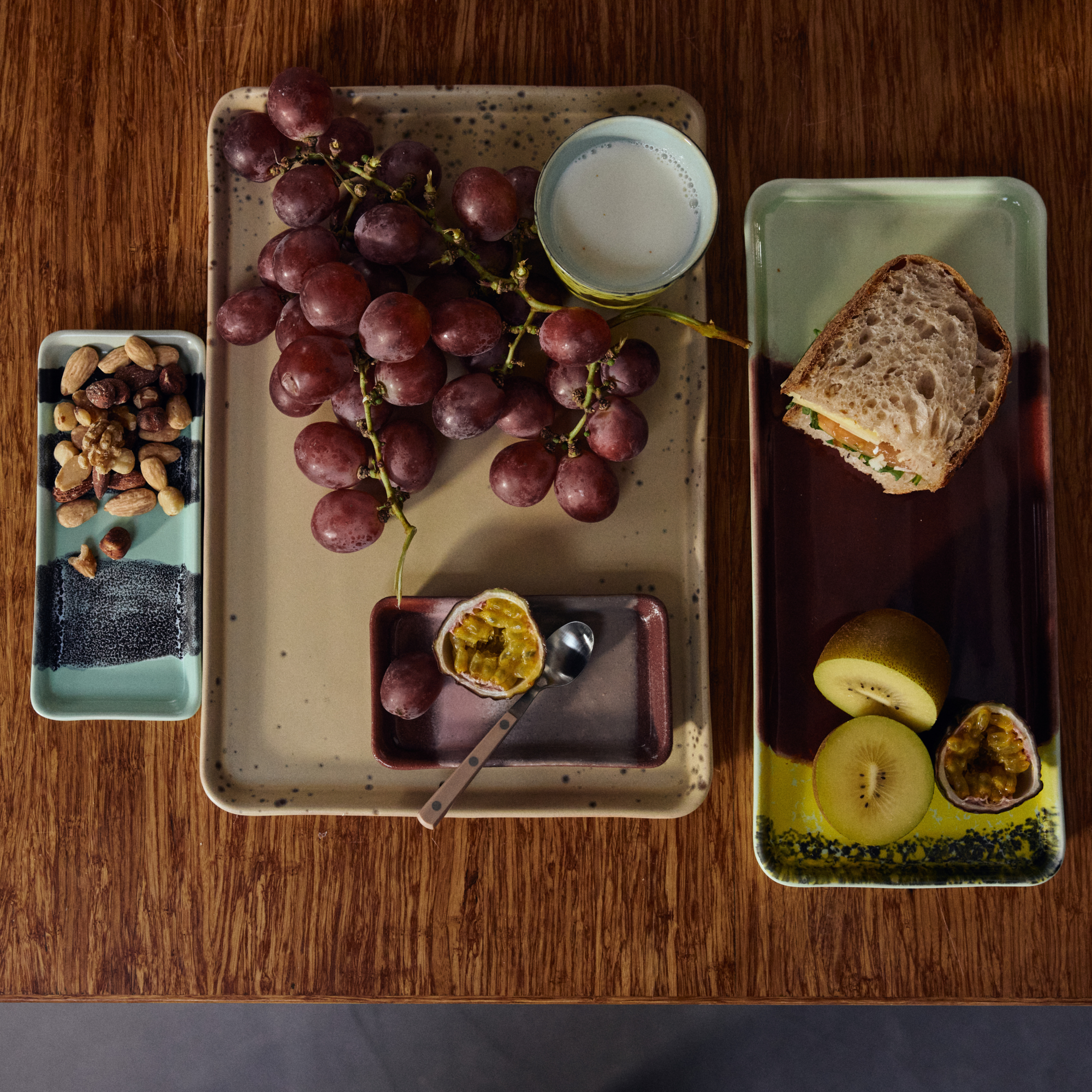 HKliving Servies 70's ceramics cake tray Cherry