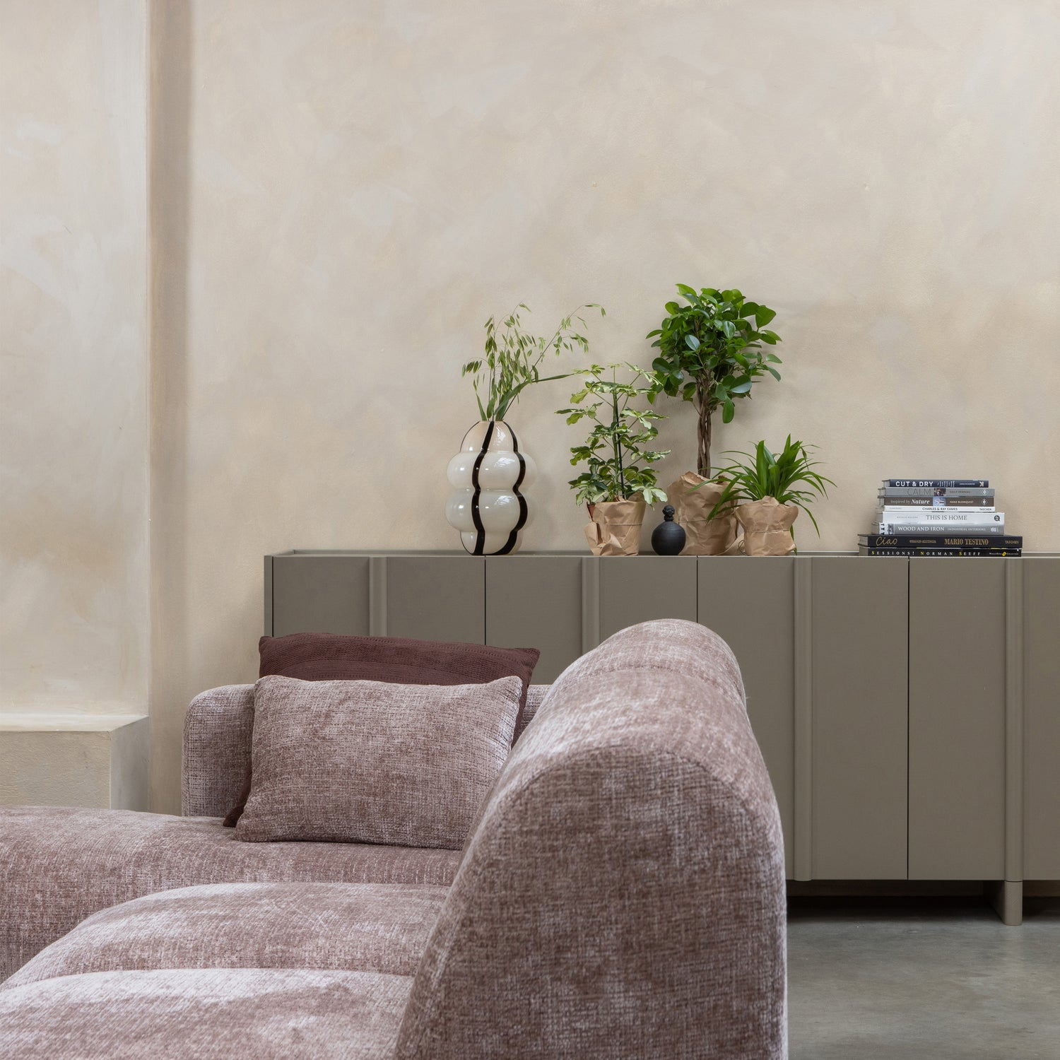 Basu dressoir grenen mud [fsc]