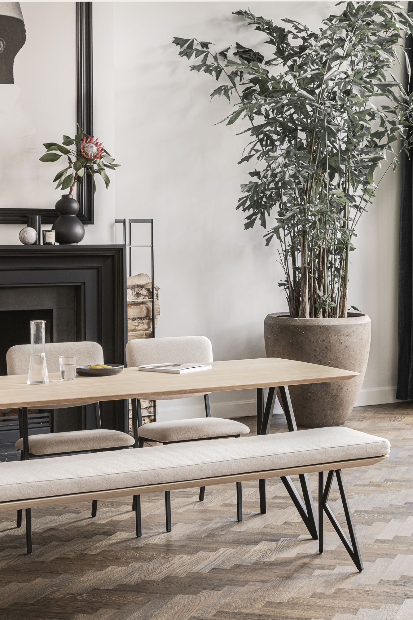 Studio HENK tafel Butterfly Rechthoekig - zwart frame, gerookte beits