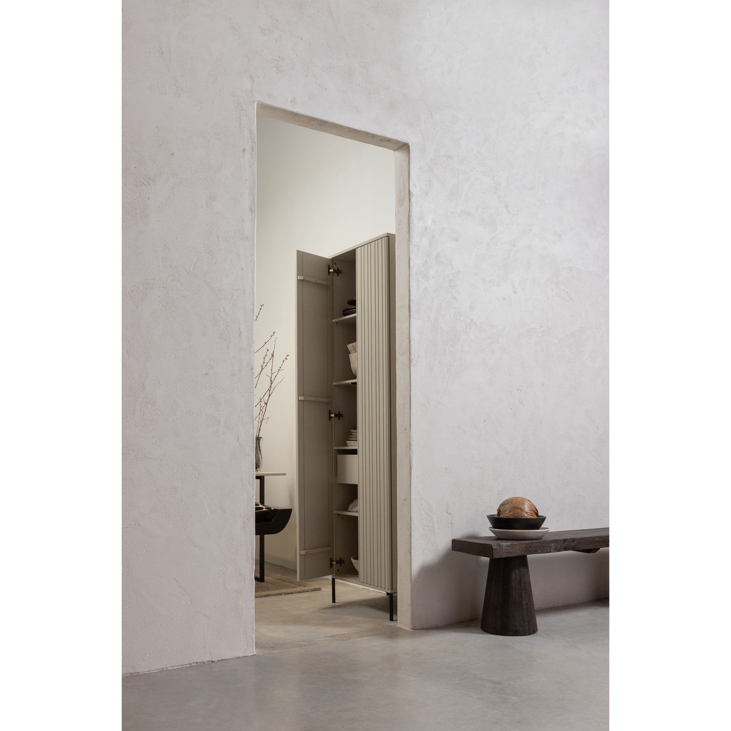 New gravure hoge kast met lade grenen dust [fsc]